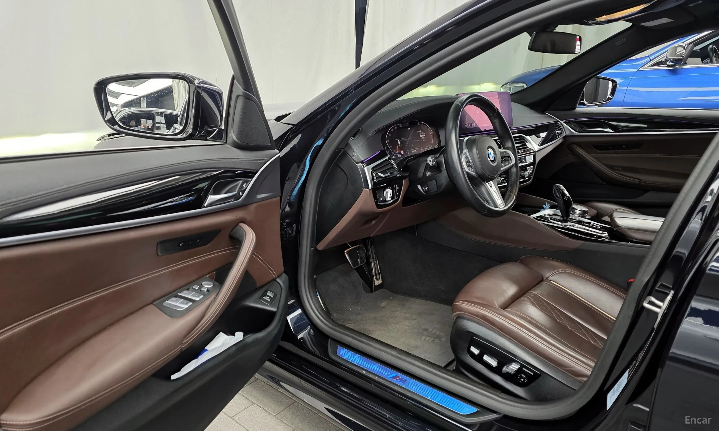 BMW 5 Series (G30) превью 10