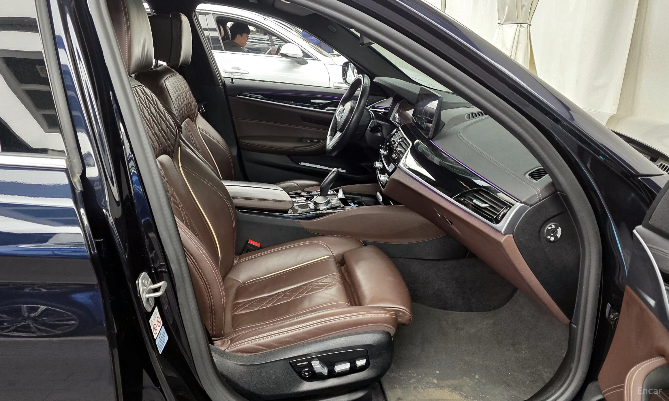BMW 5 Series (G30) превью 11
