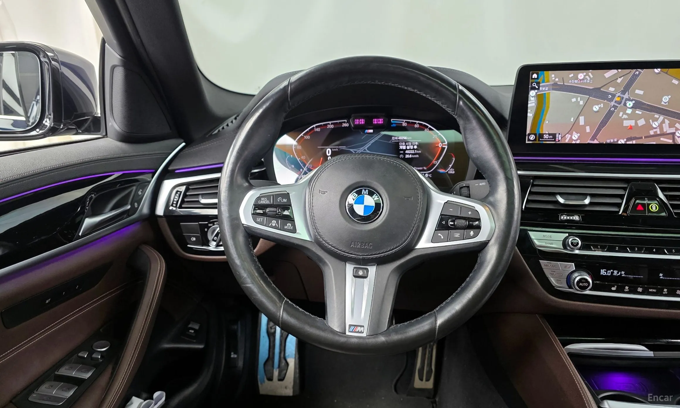 BMW 5 Series (G30) превью 13