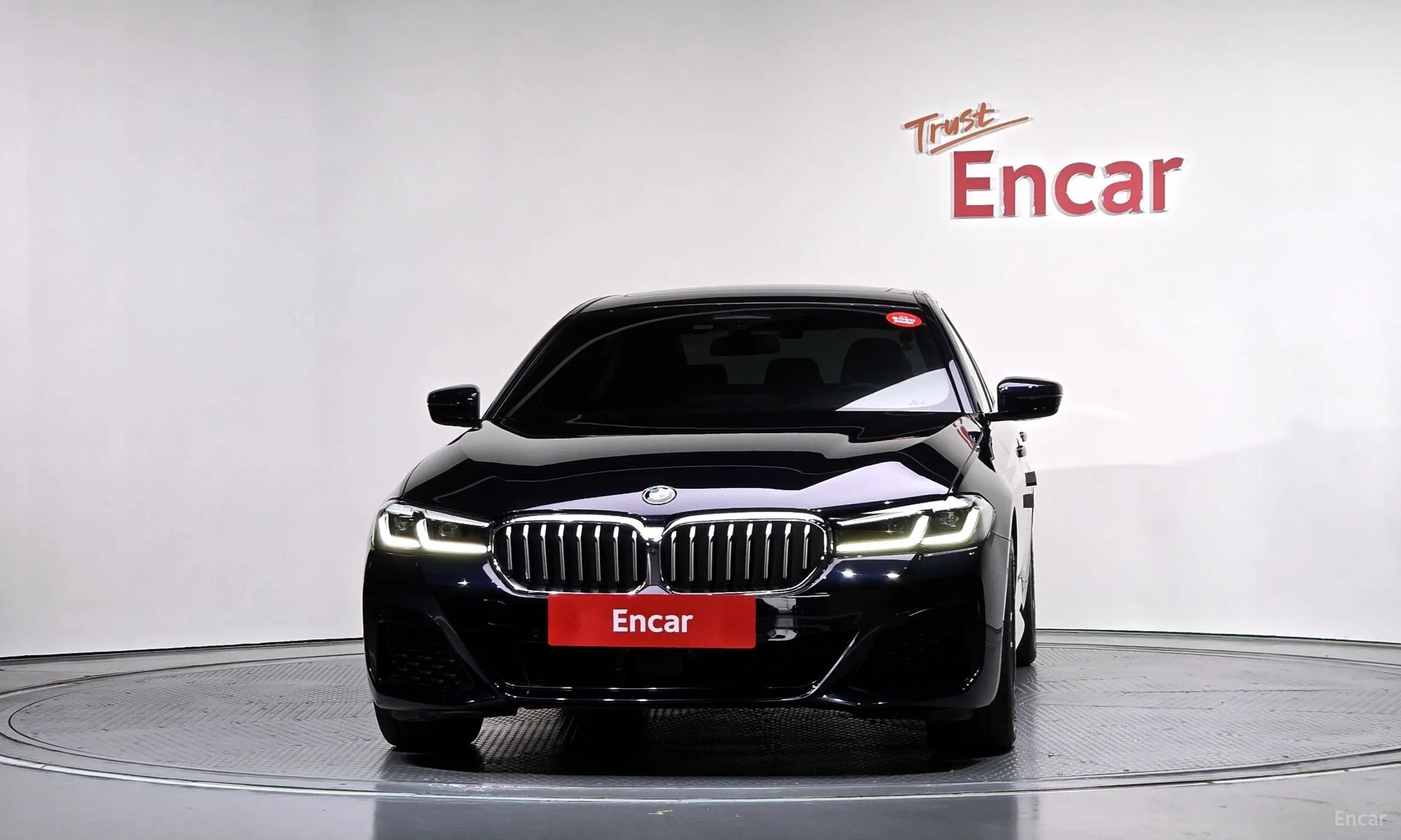 BMW 5 Series (G30) превью 3