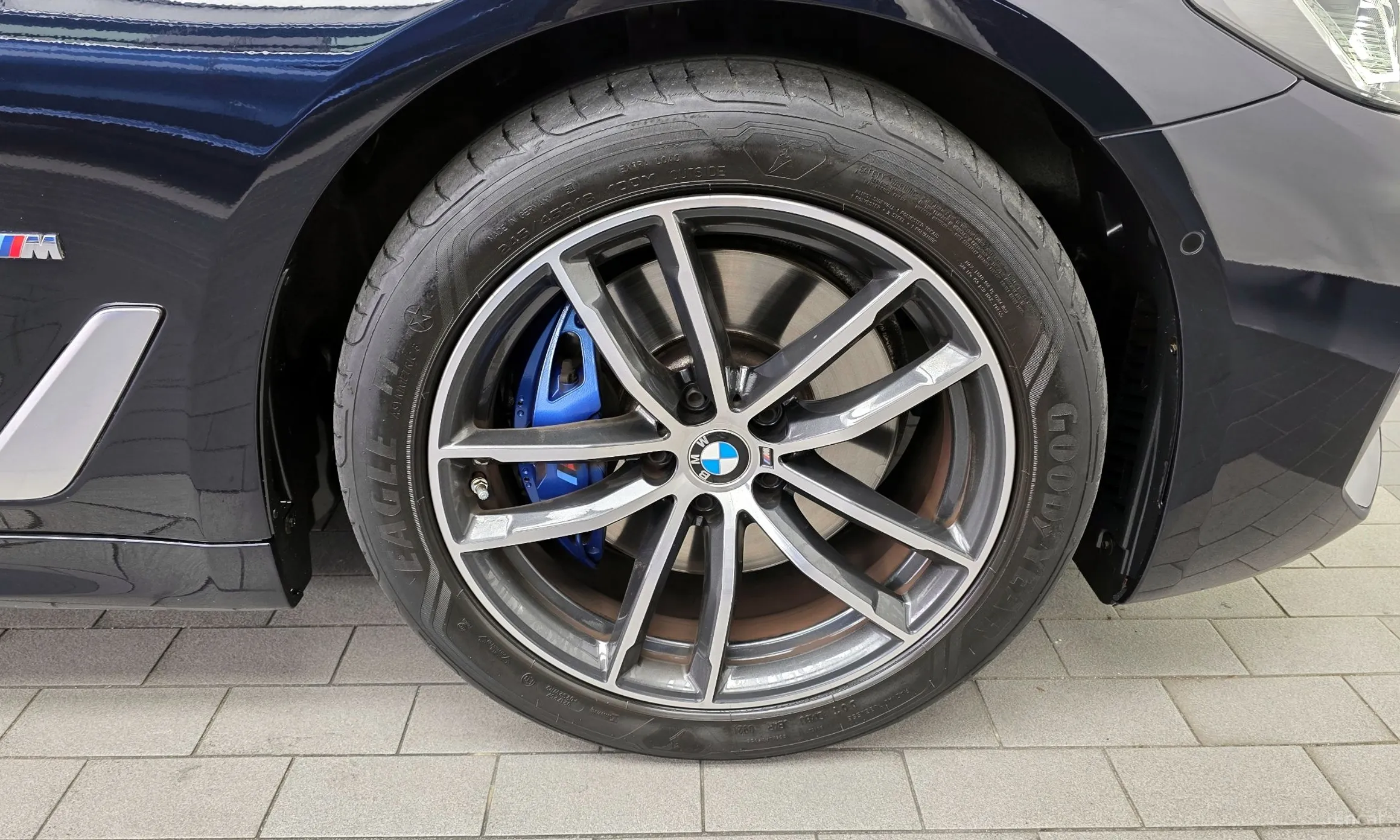 BMW 5 Series (G30) превью 5
