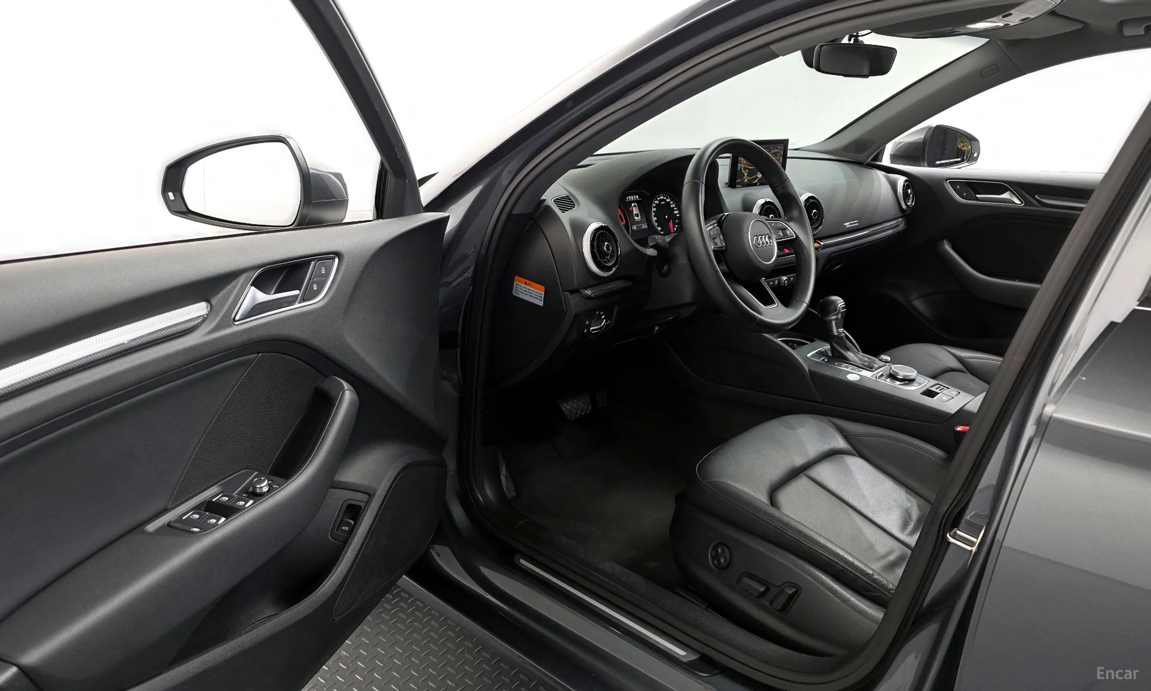 Audi New A3 превью 10