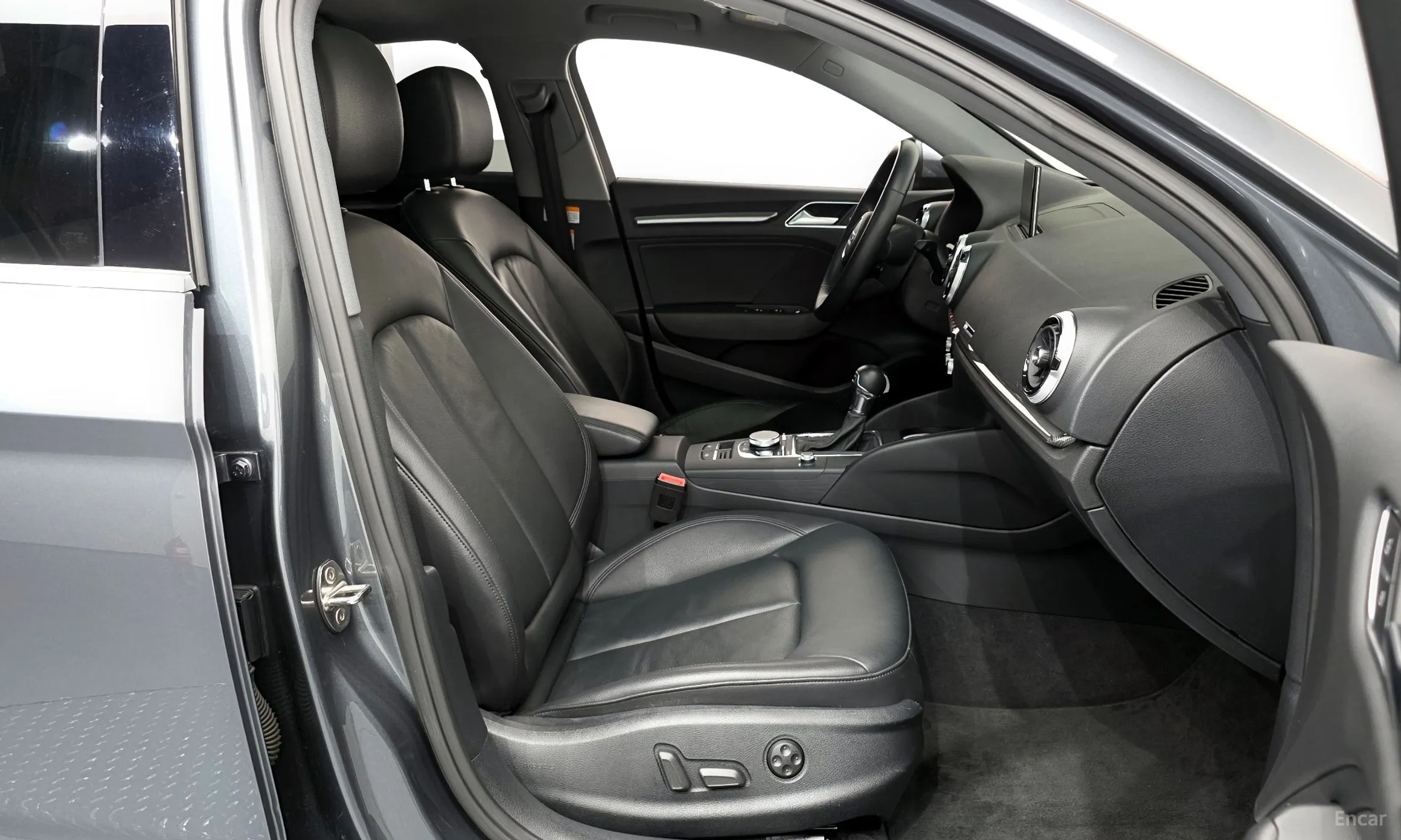 Audi New A3 превью 11