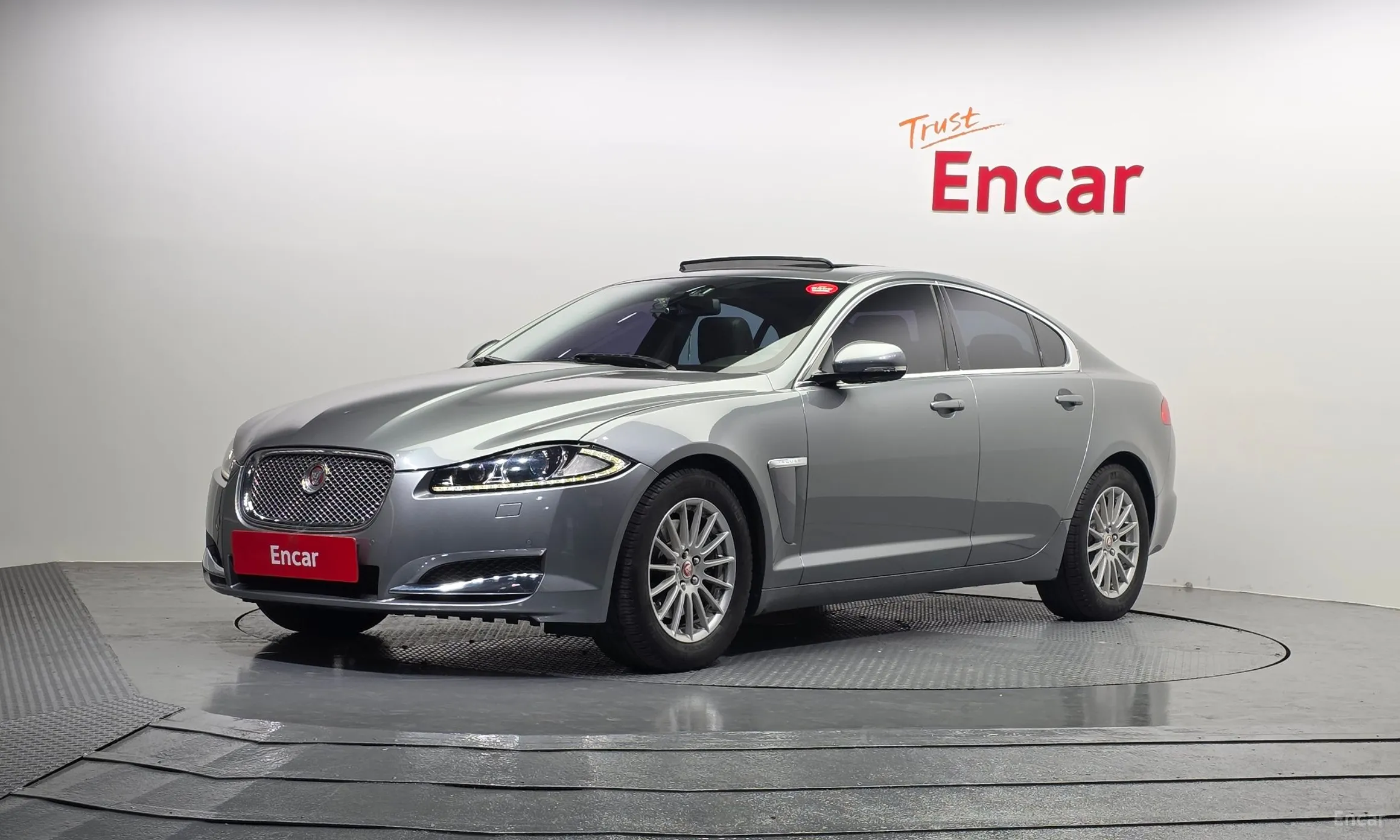 Jaguar New XF