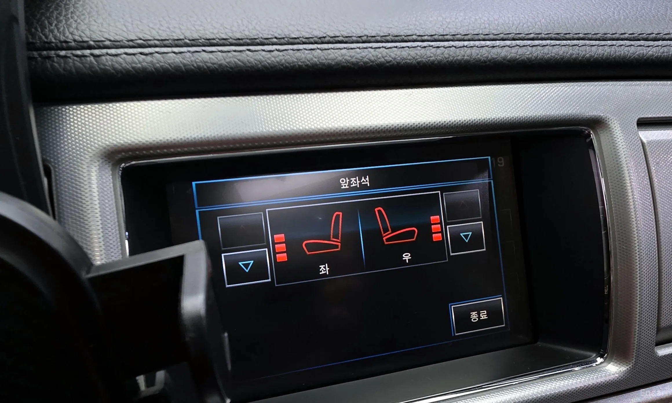 Jaguar New XF превью 16