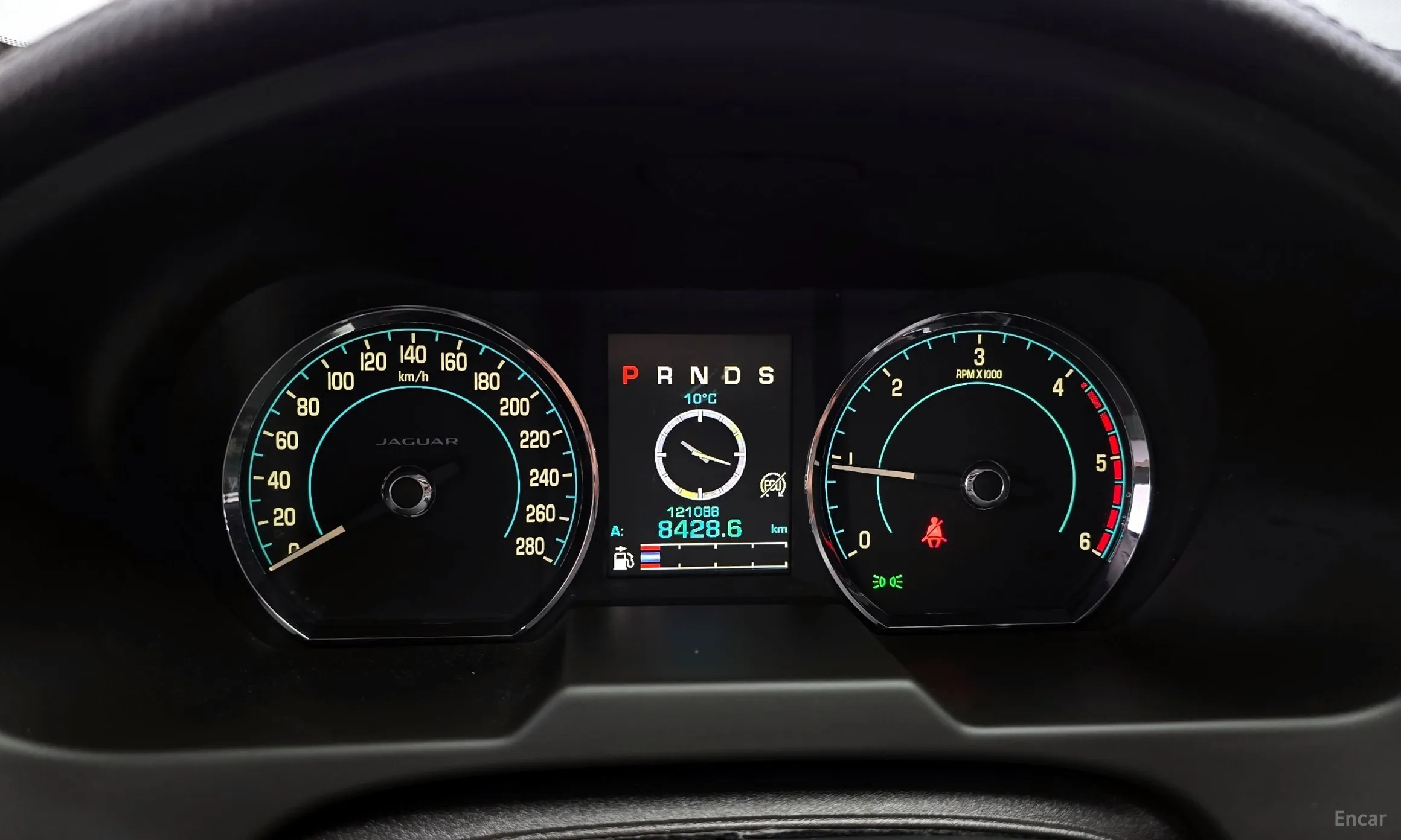 Jaguar New XF превью 8
