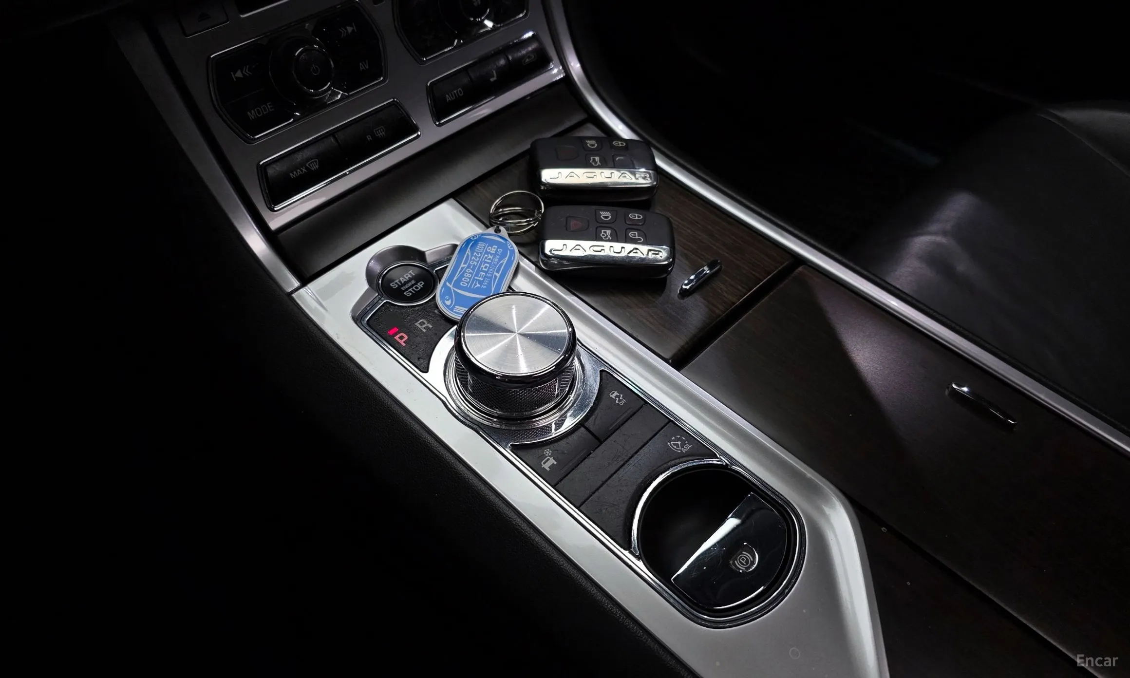 Jaguar New XF превью 9