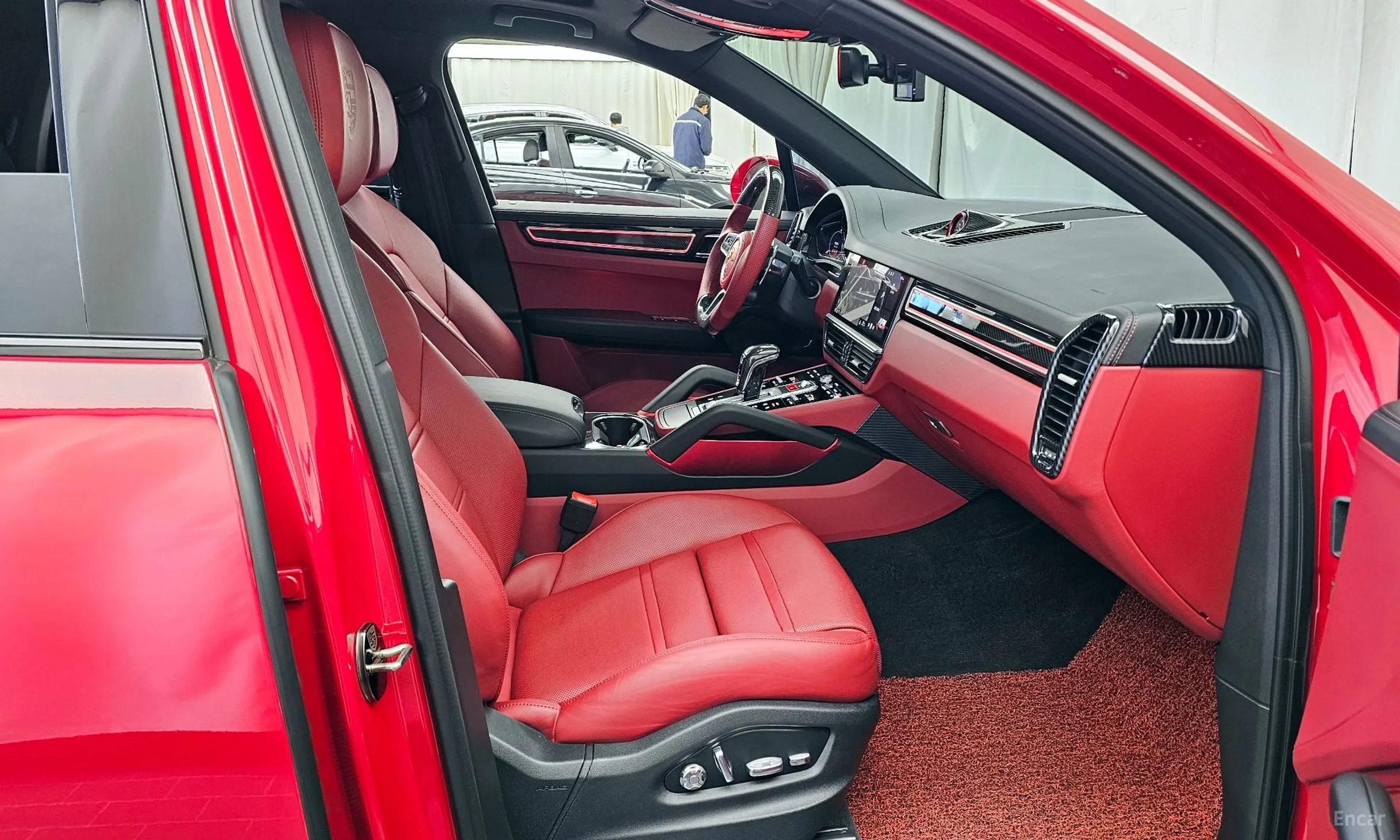 Porsche Cayenne (PO536) превью 11