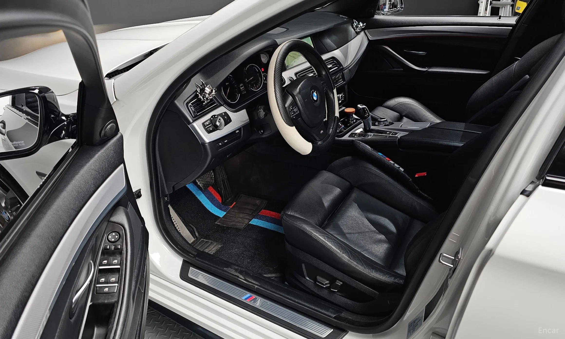 BMW 5 Series (F10) превью 11