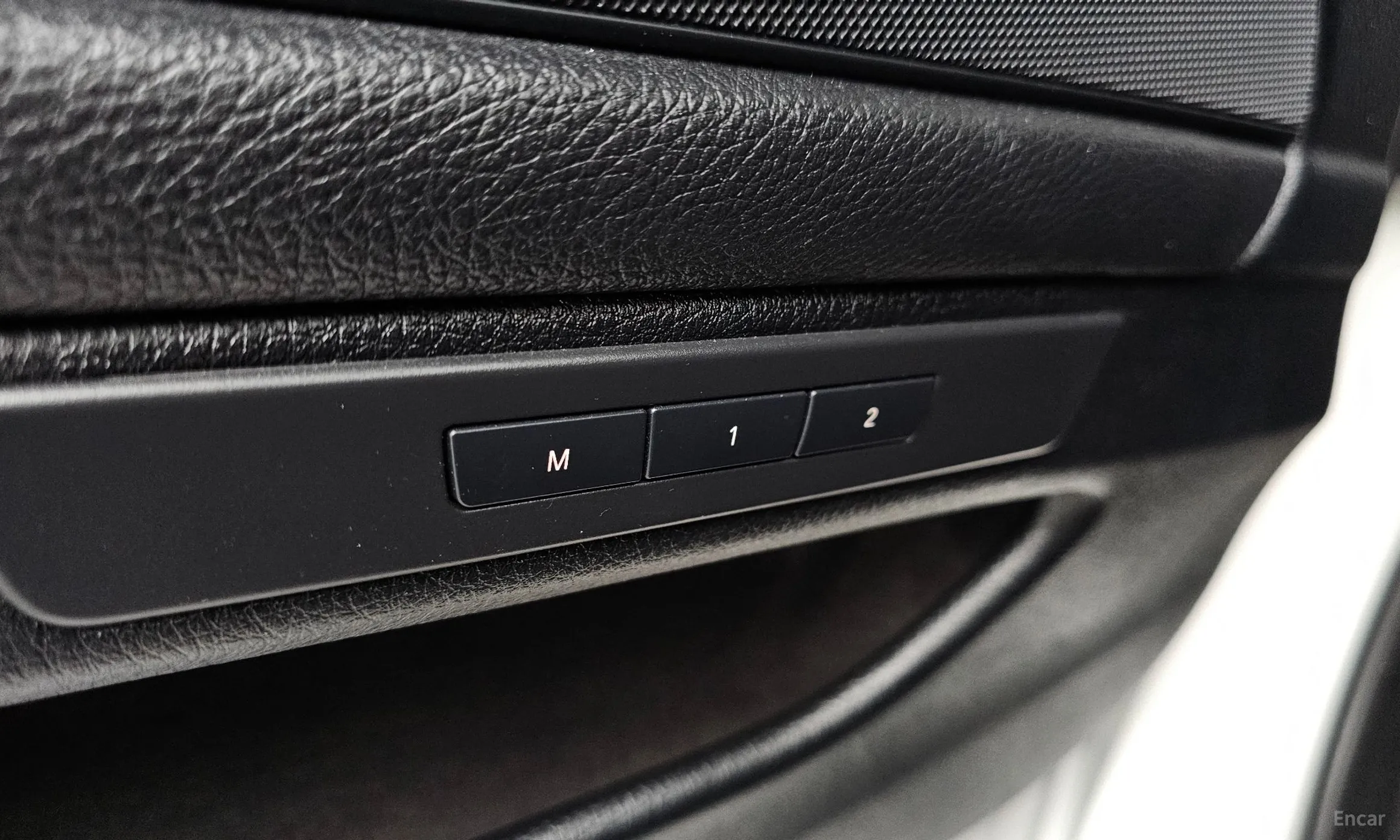 BMW 5 Series (F10) превью 19