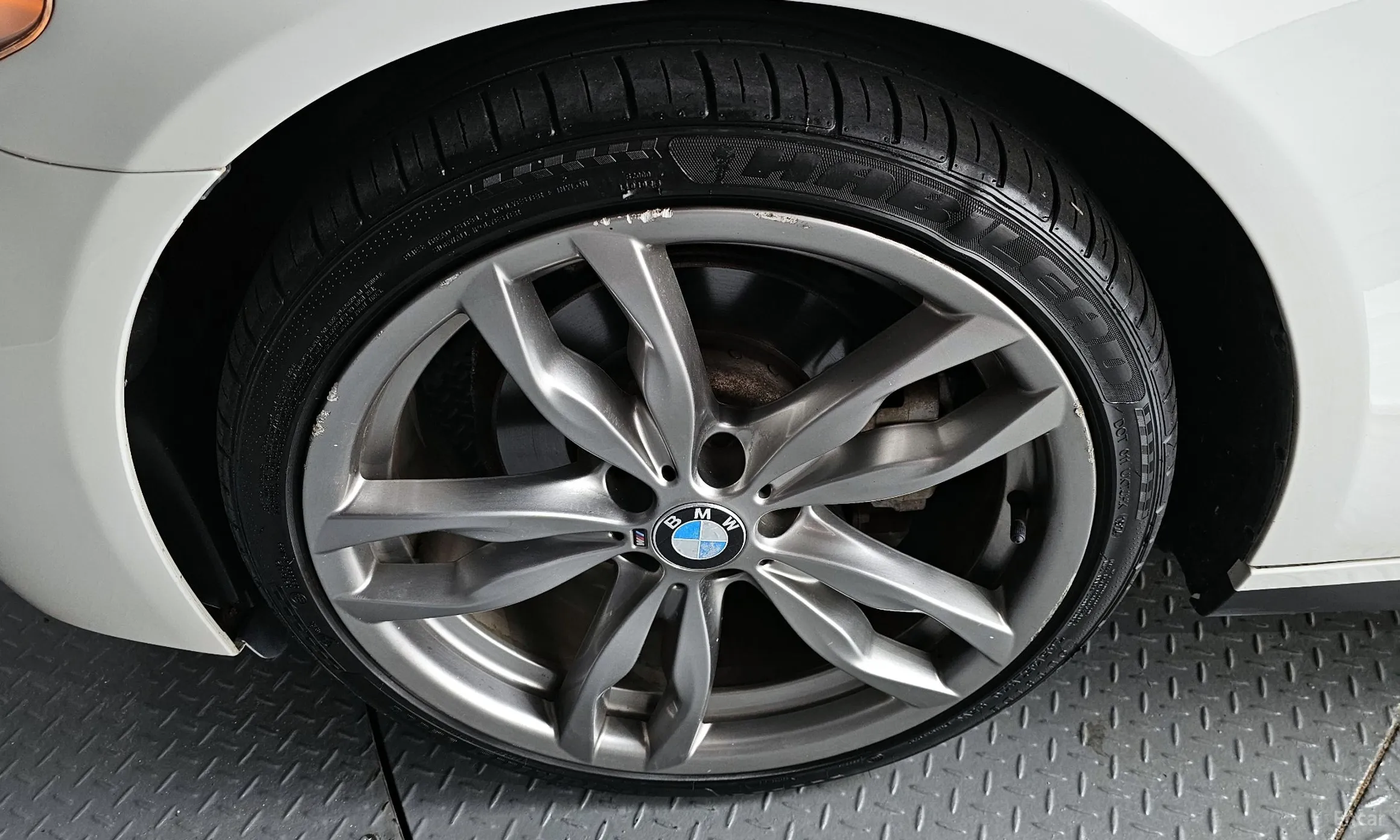 BMW 5 Series (F10) превью 5