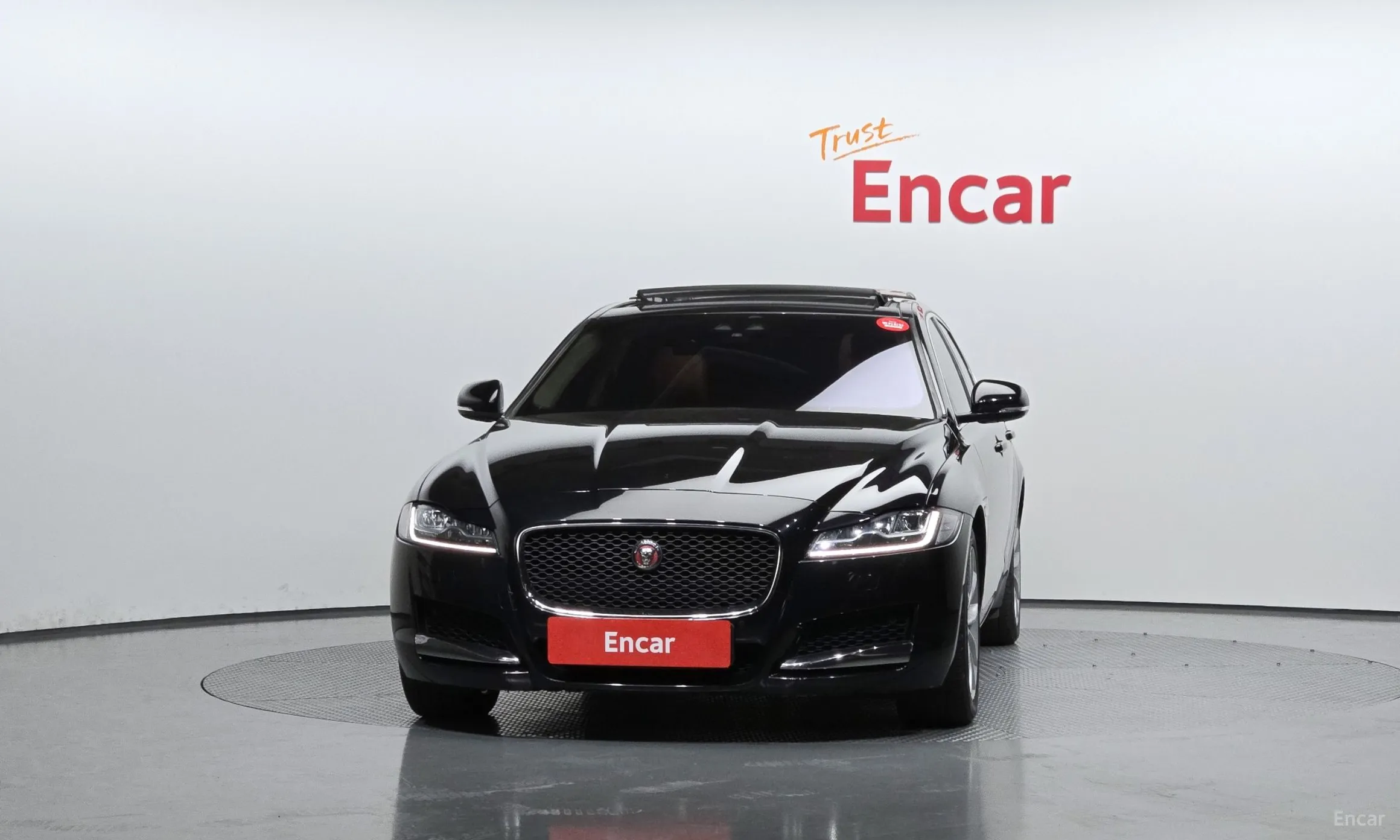 Jaguar XF (x260) превью 3