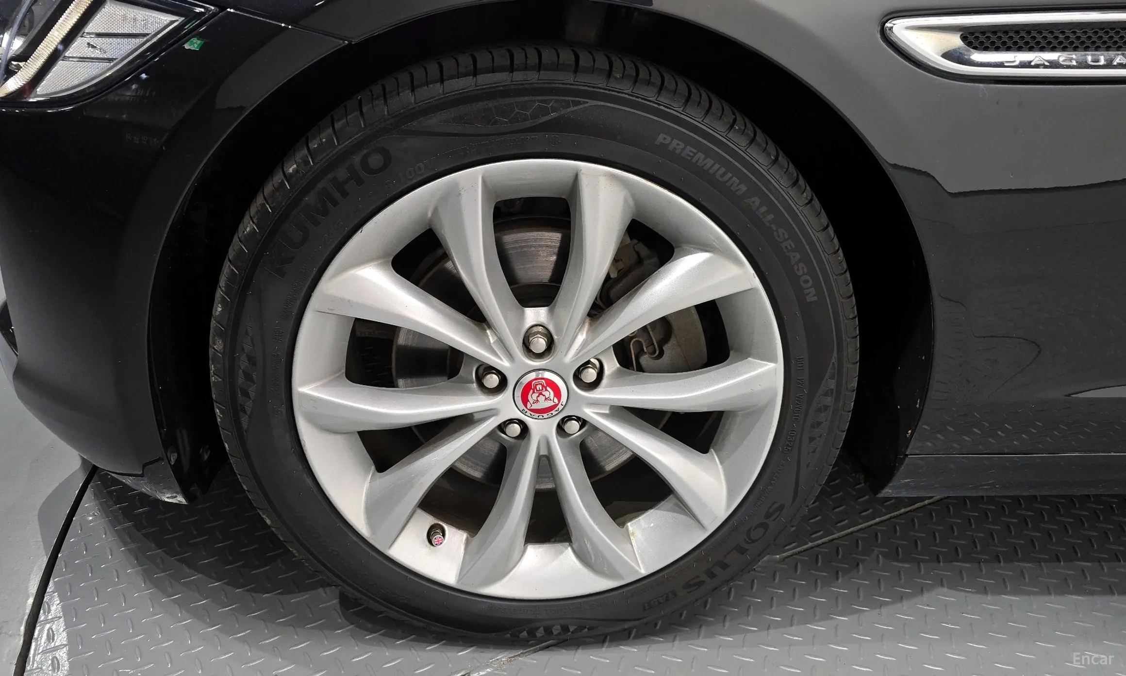 Jaguar XF (x260) превью 5