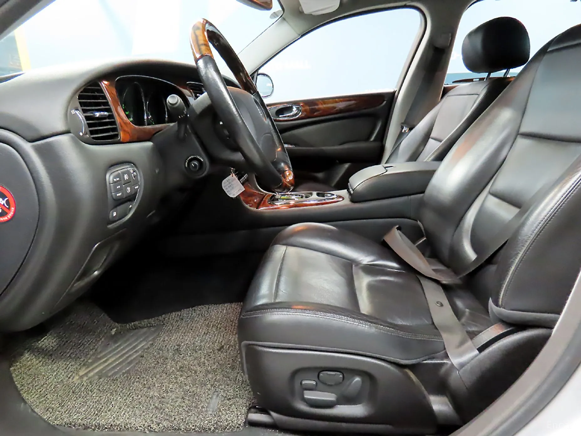 Jaguar New XJ превью 8