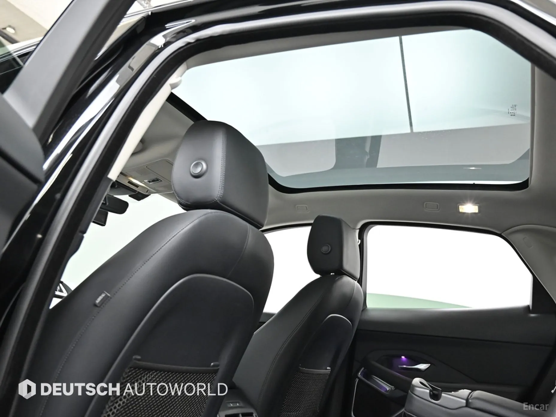 Jaguar E-PACE превью 19
