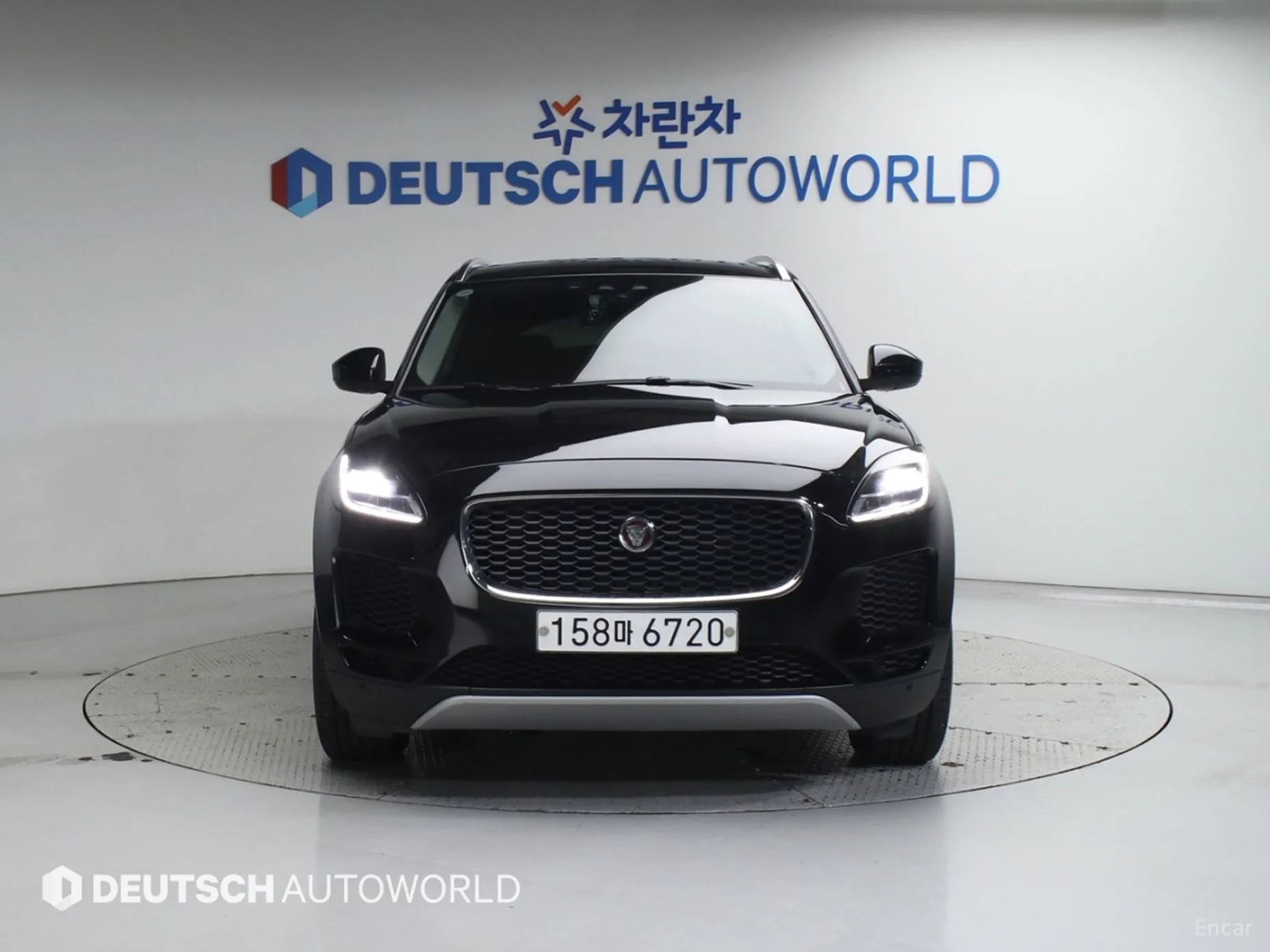 Jaguar E-PACE превью 3