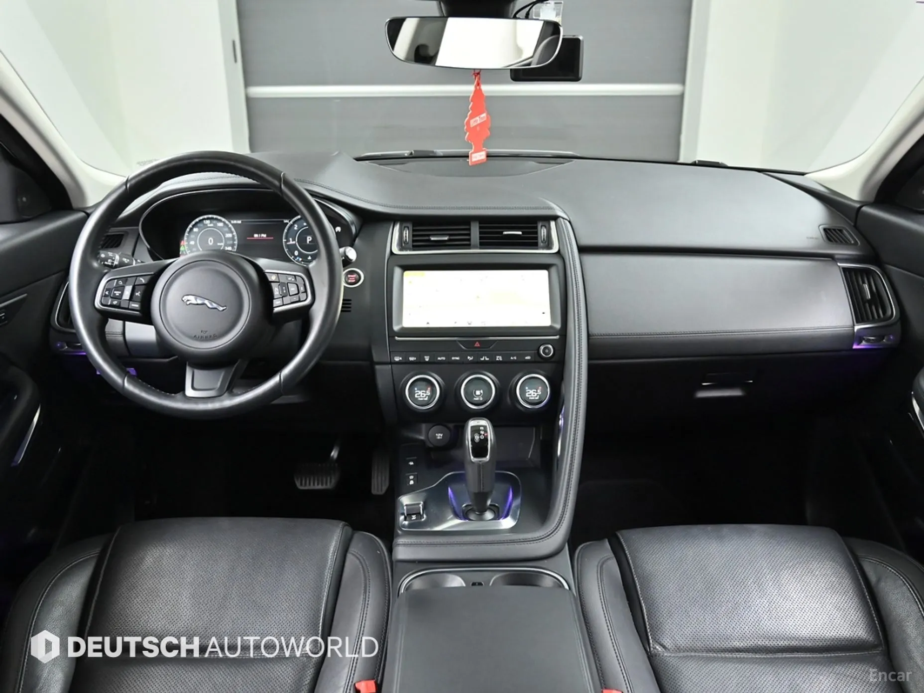 Jaguar E-PACE превью 7
