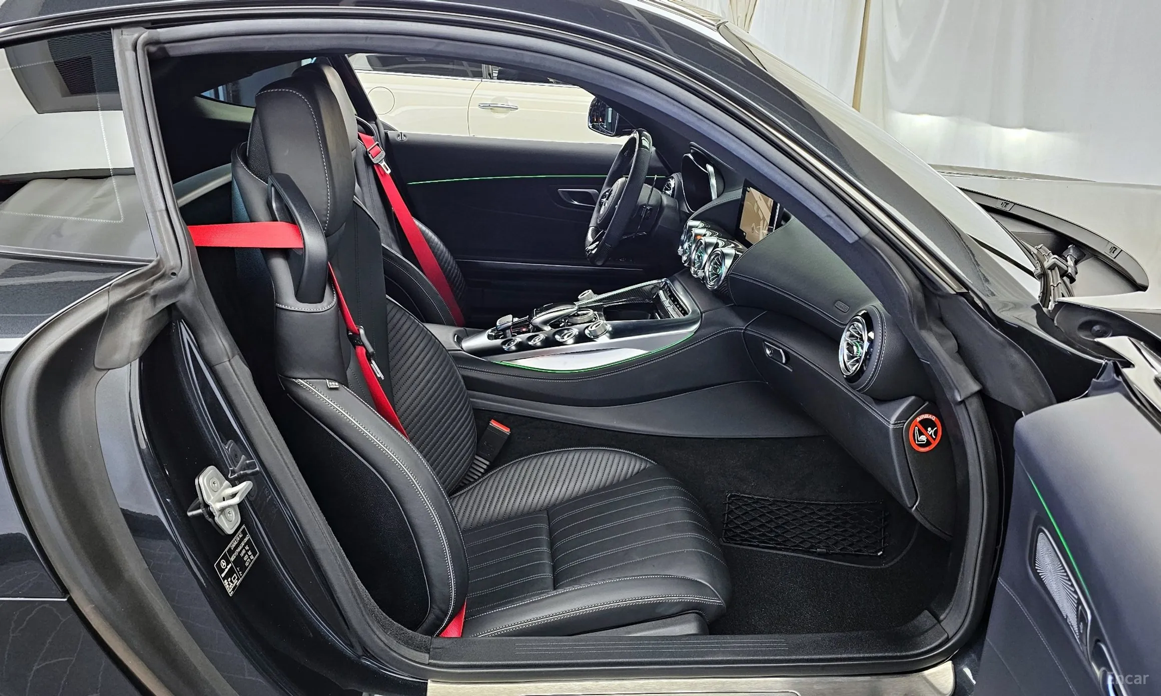 Mercedes Benz AMG GT превью 11