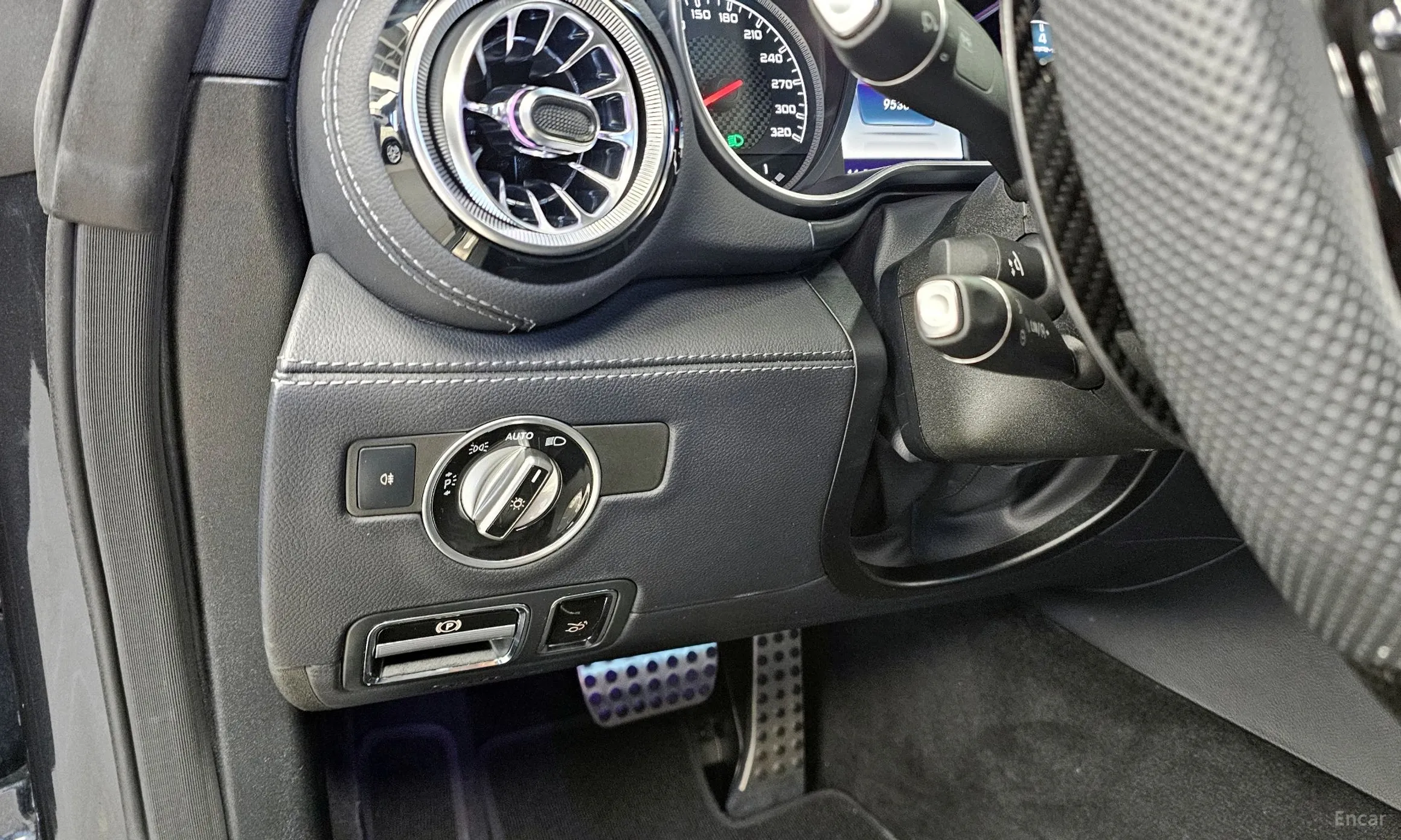 Mercedes Benz AMG GT превью 16