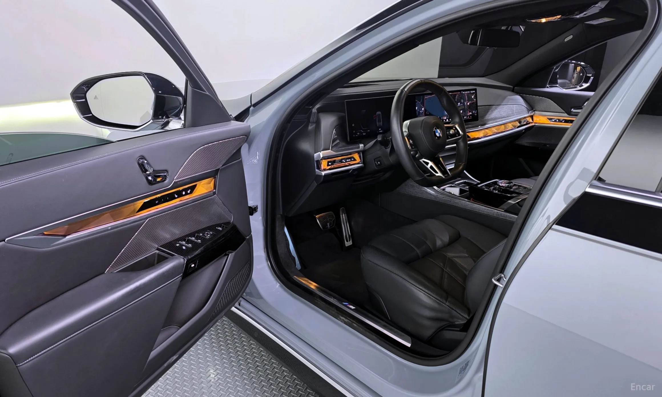 BMW 7 Series (G70) превью 10
