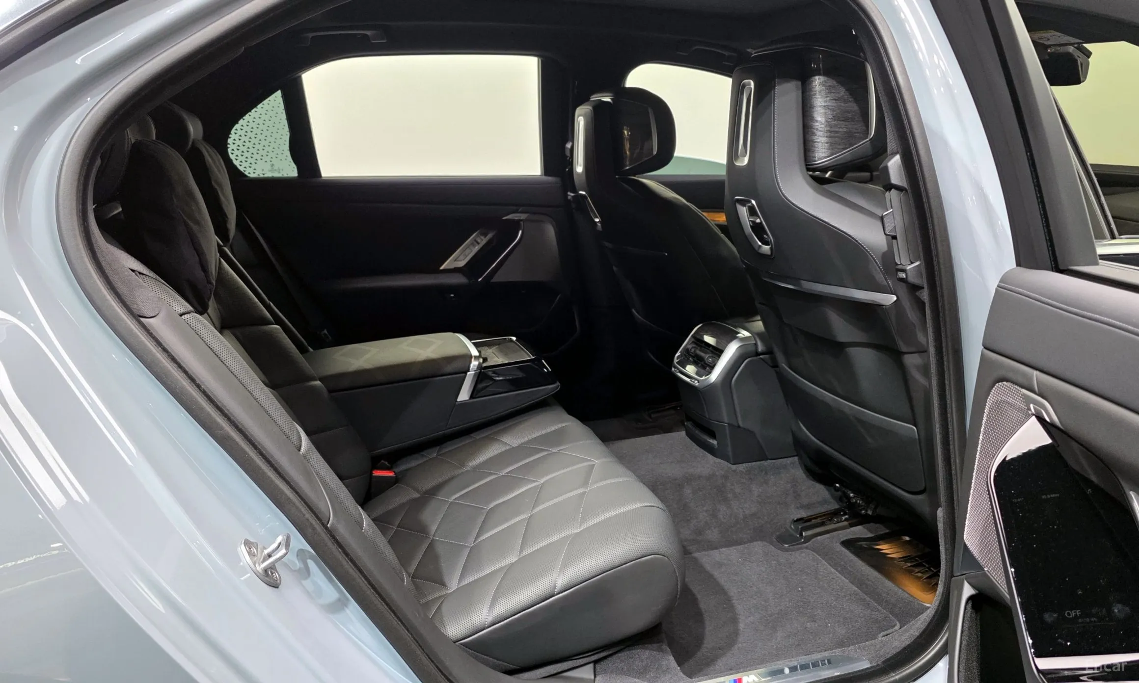 BMW 7 Series (G70) превью 12