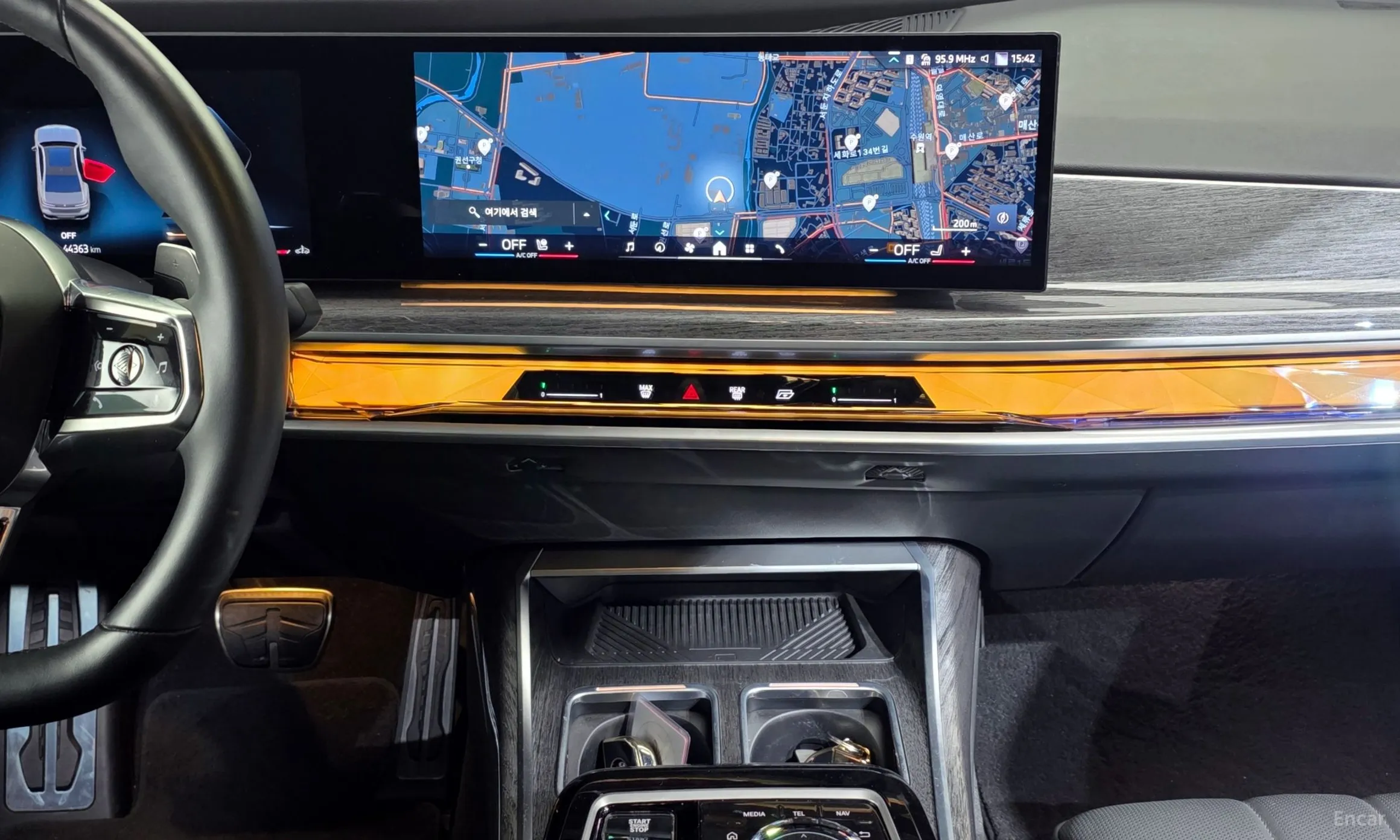 BMW 7 Series (G70) превью 14
