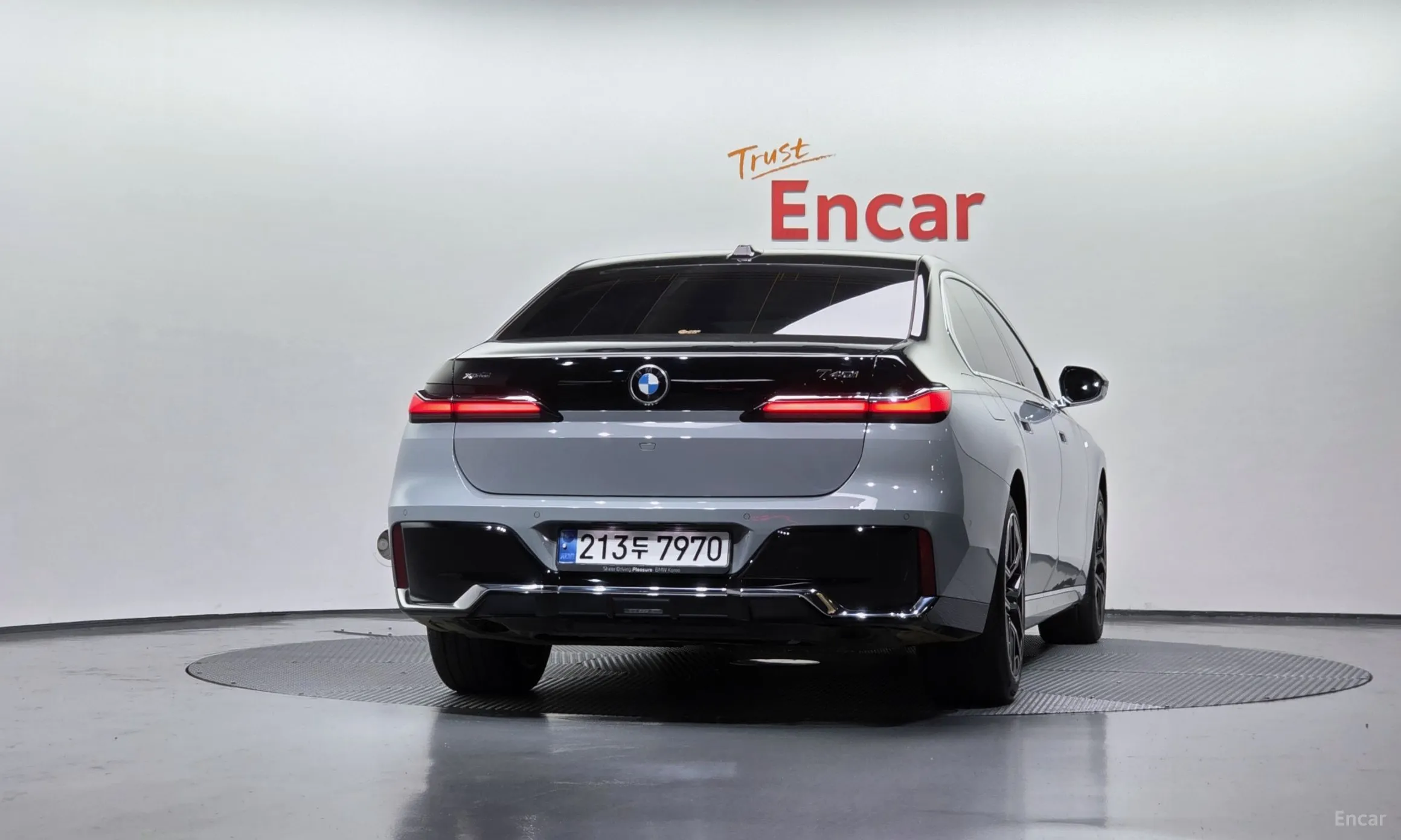 BMW 7 Series (G70) превью 4