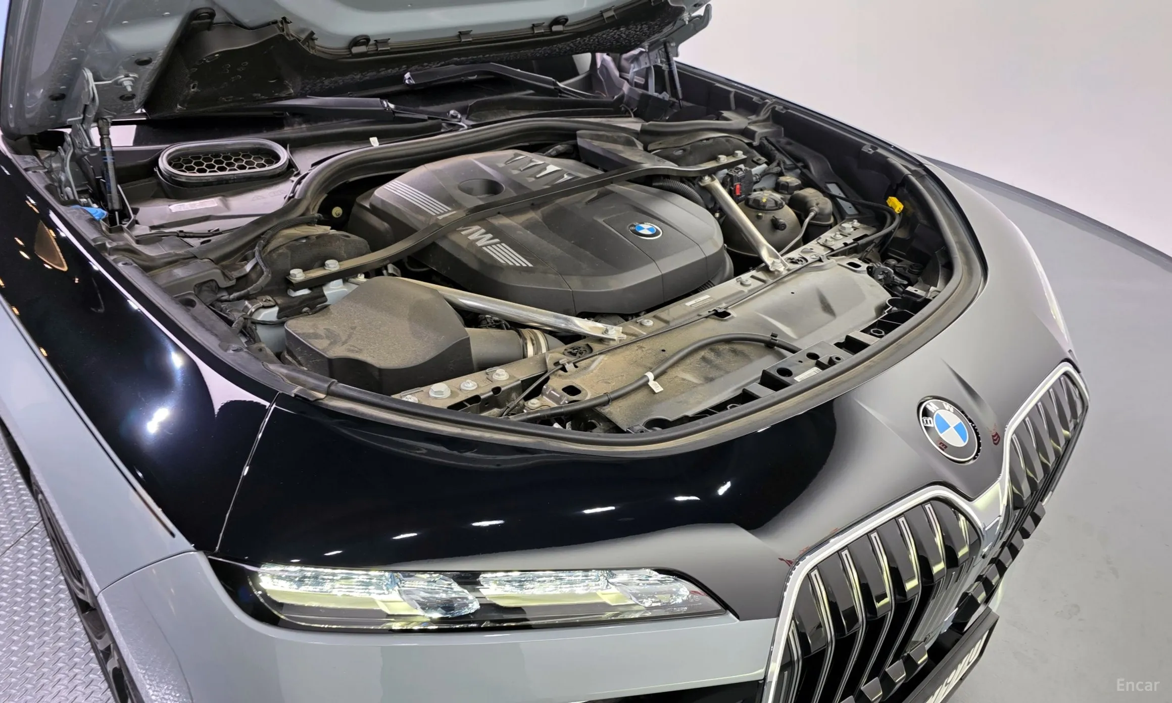 BMW 7 Series (G70) превью 6