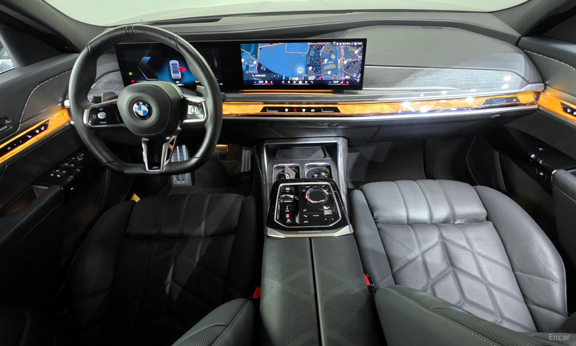 BMW 7 Series (G70) превью 7