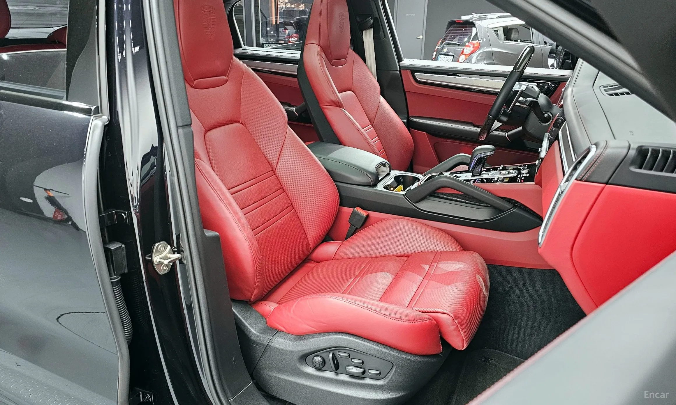 Porsche Cayenne (PO536) превью 10