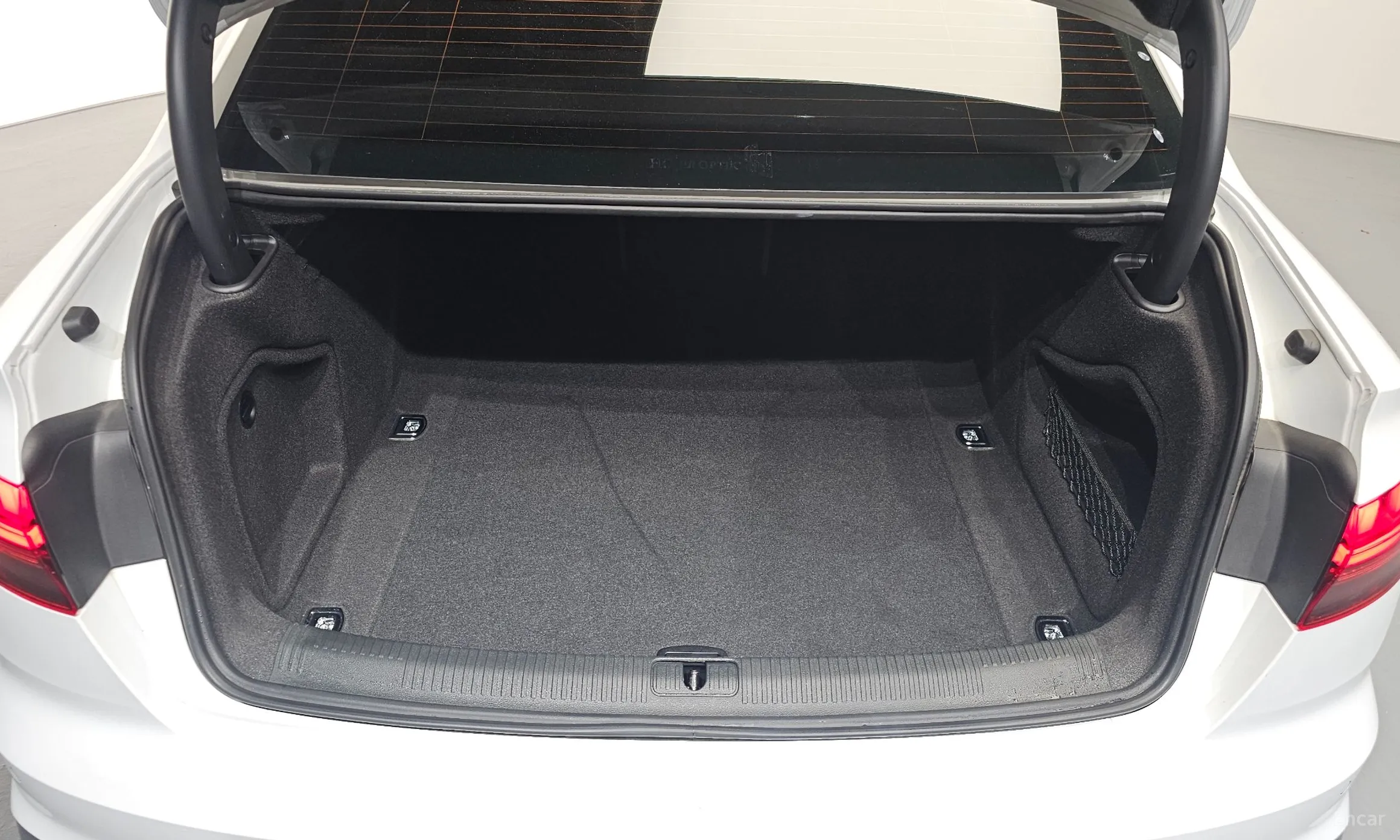Audi A4 (B9) превью 20