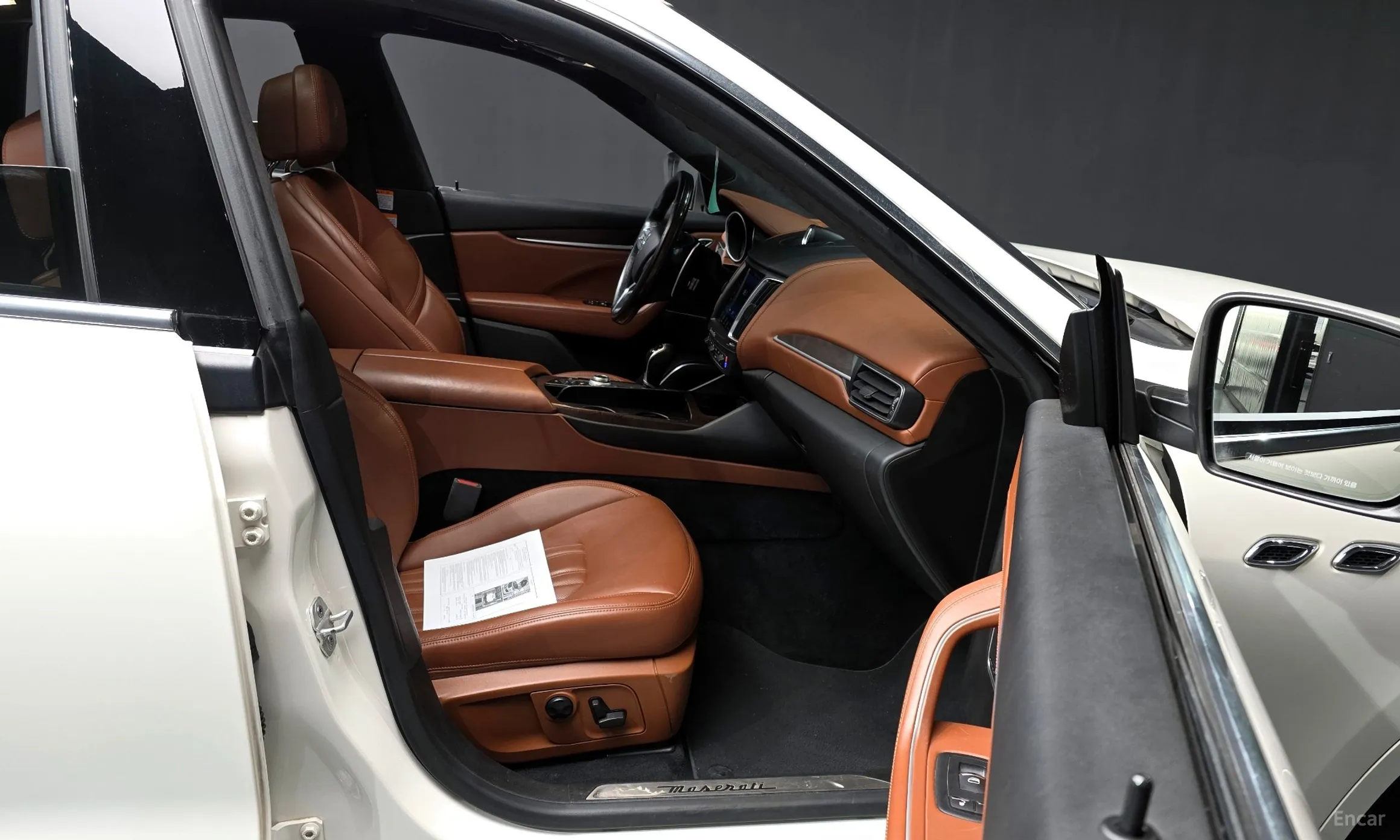Maserati Levante превью 11