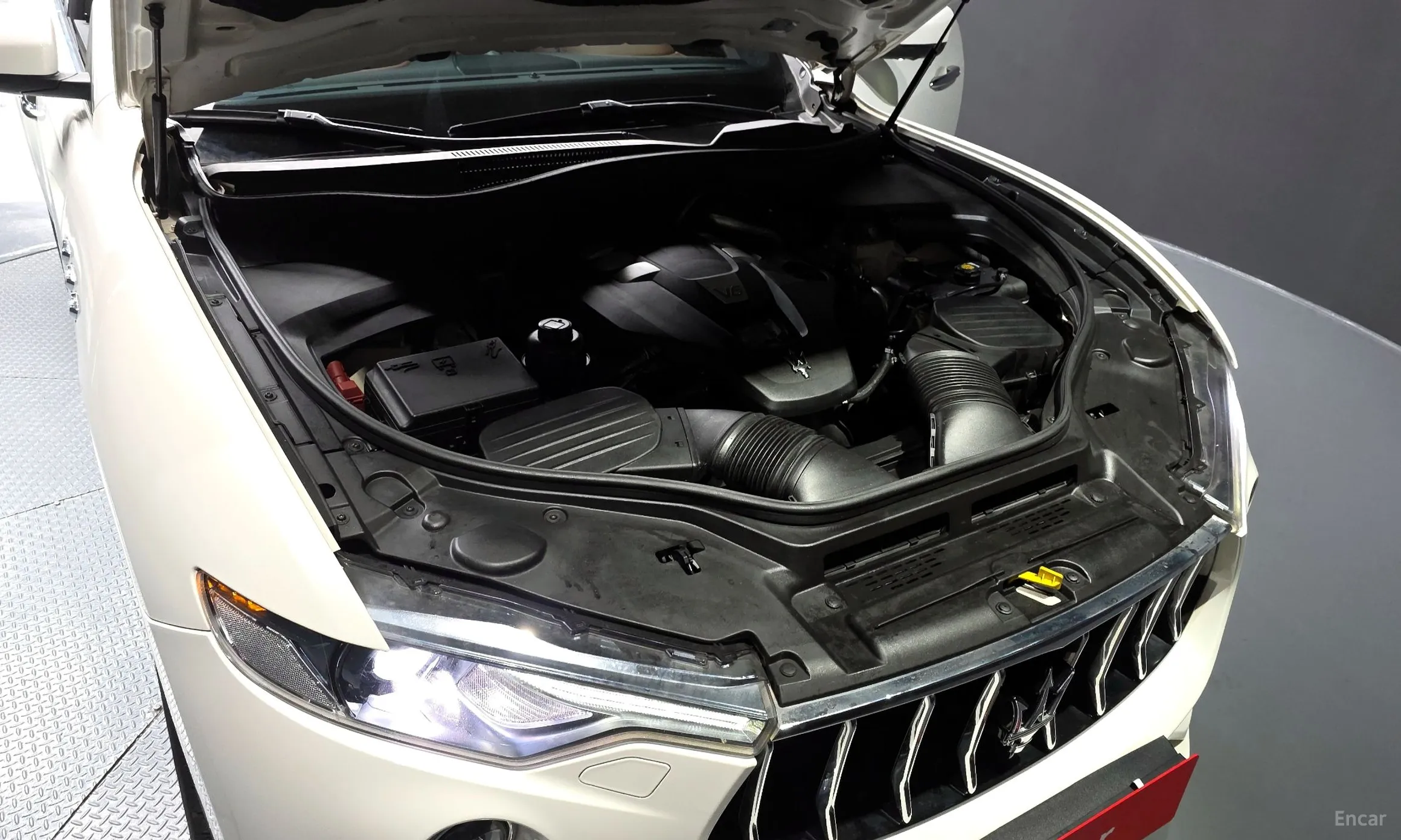 Maserati Levante превью 6