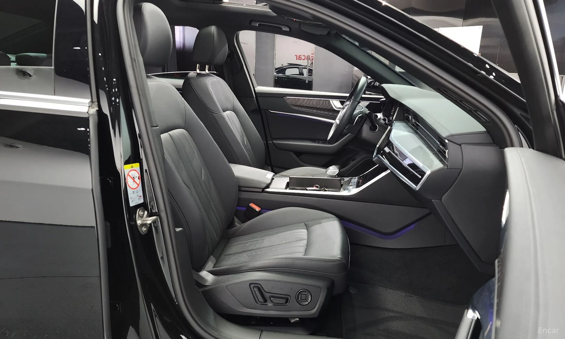Audi A6 (C8) превью 11