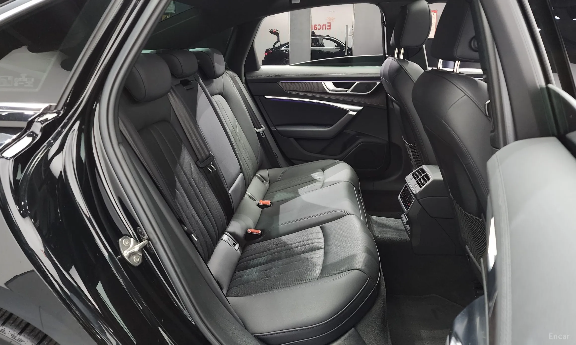Audi A6 (C8) превью 12