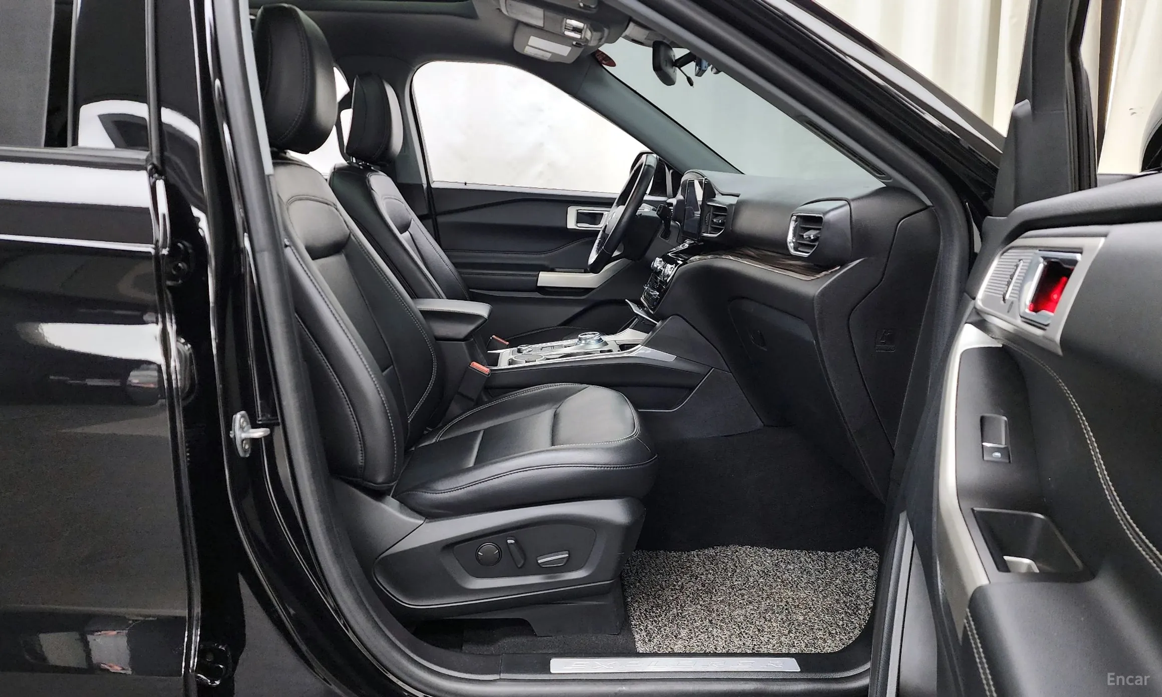 Ford Explorer 6th Generation превью 11