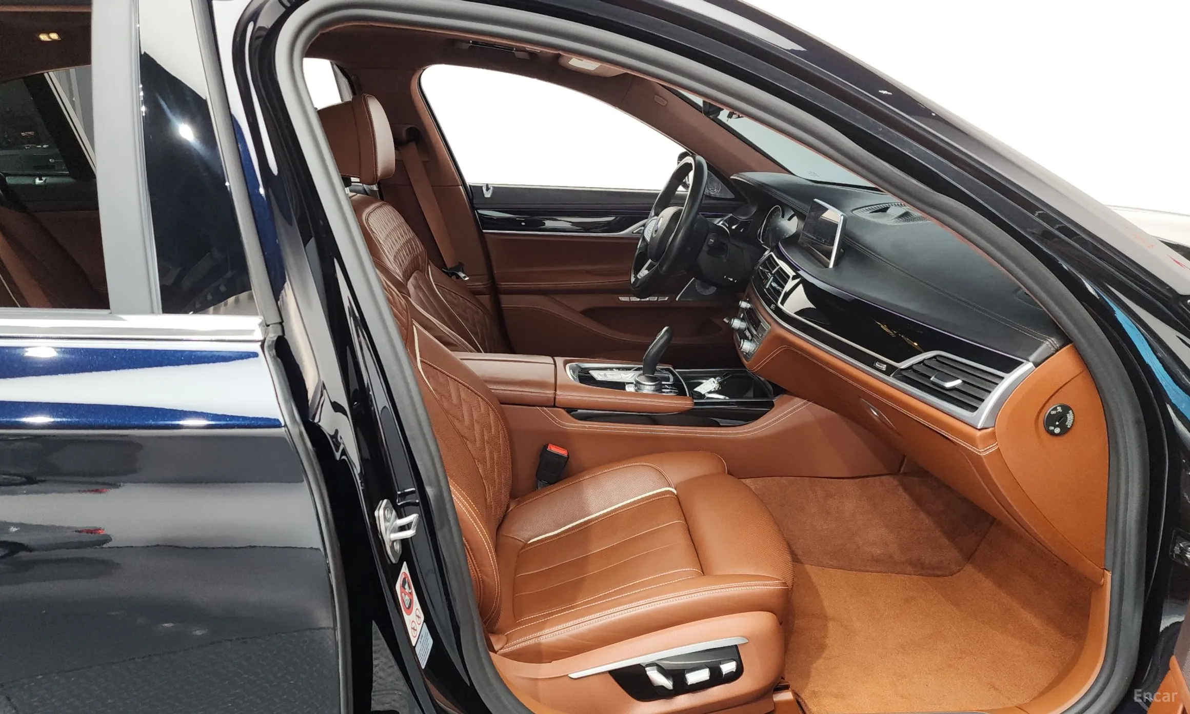 BMW 7 Series (G11) превью 11