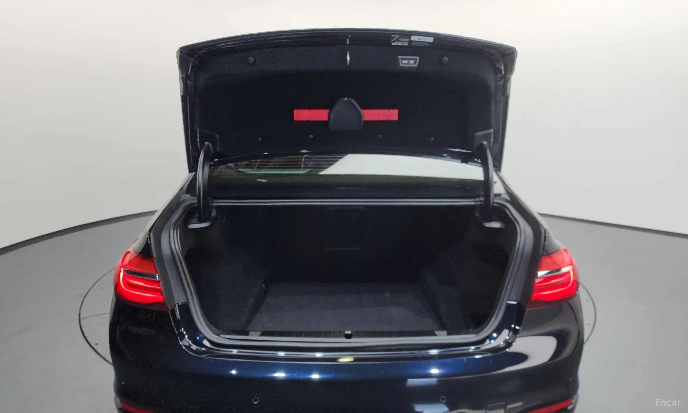 BMW 7 Series (G11) превью 20