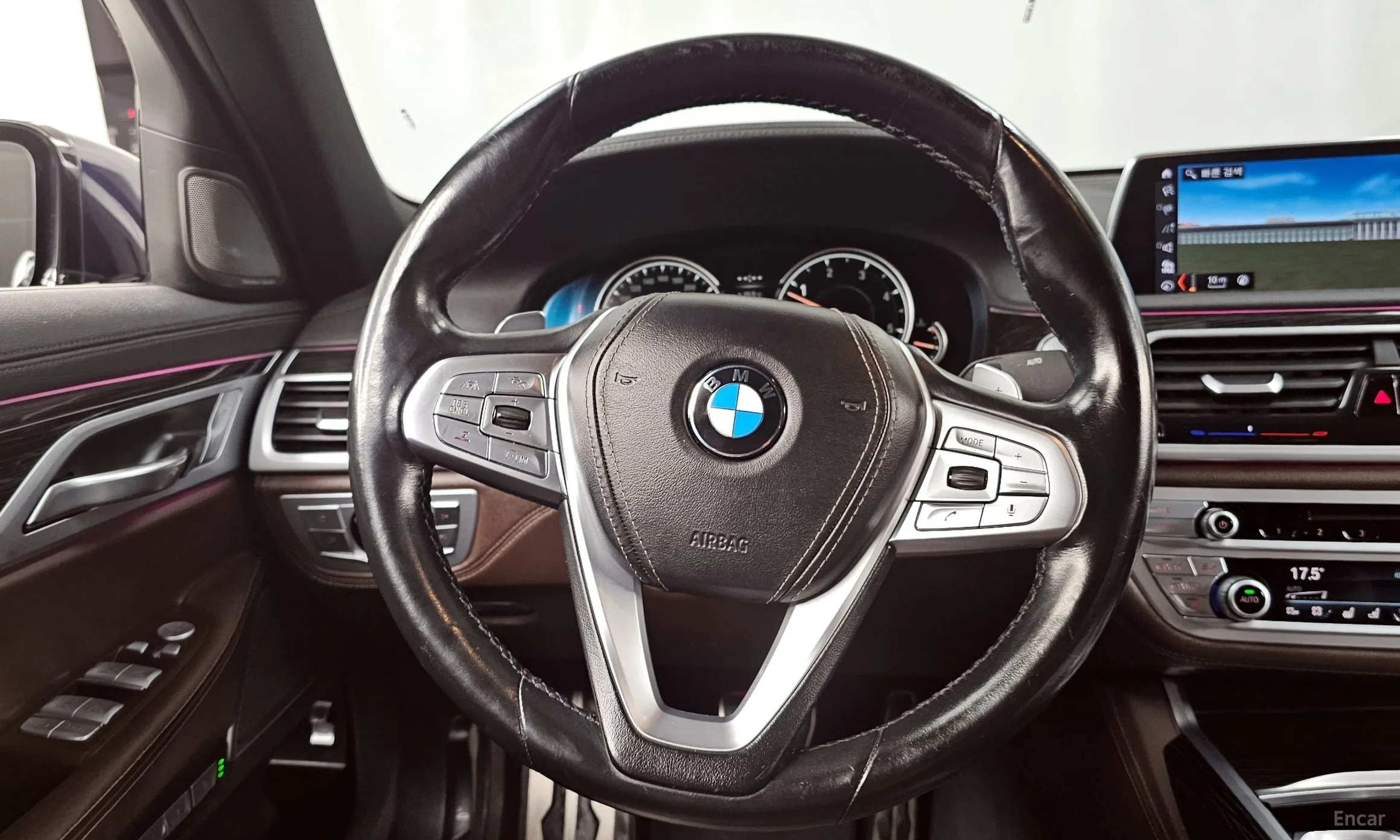 BMW 7 Series (G11) превью 13