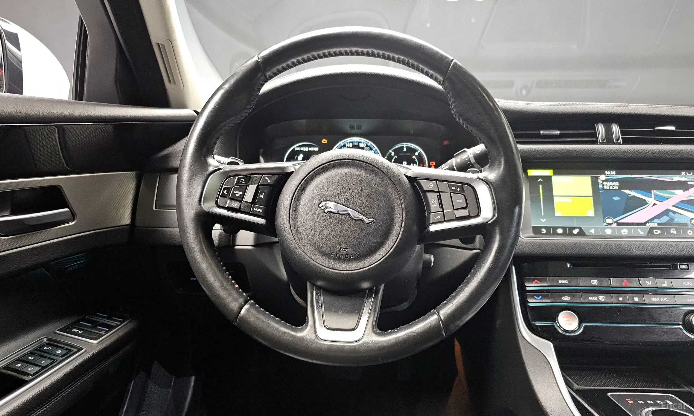 Jaguar XF (x260) превью 13