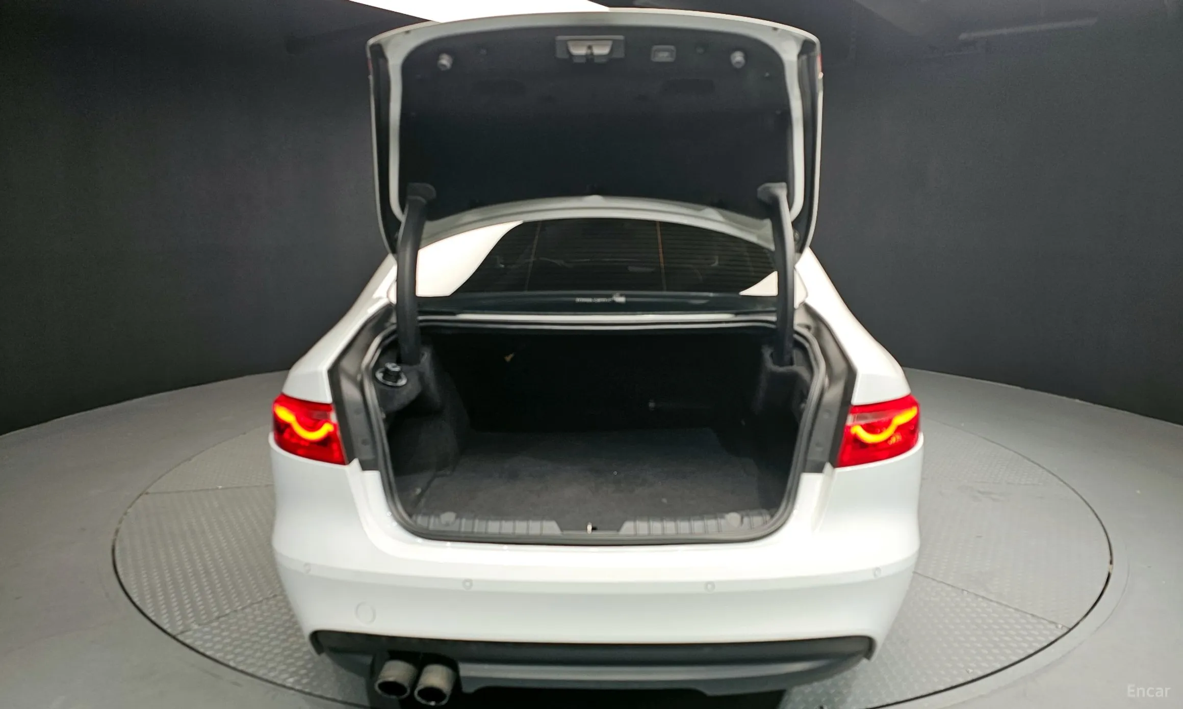 Jaguar XF (x260) превью 20