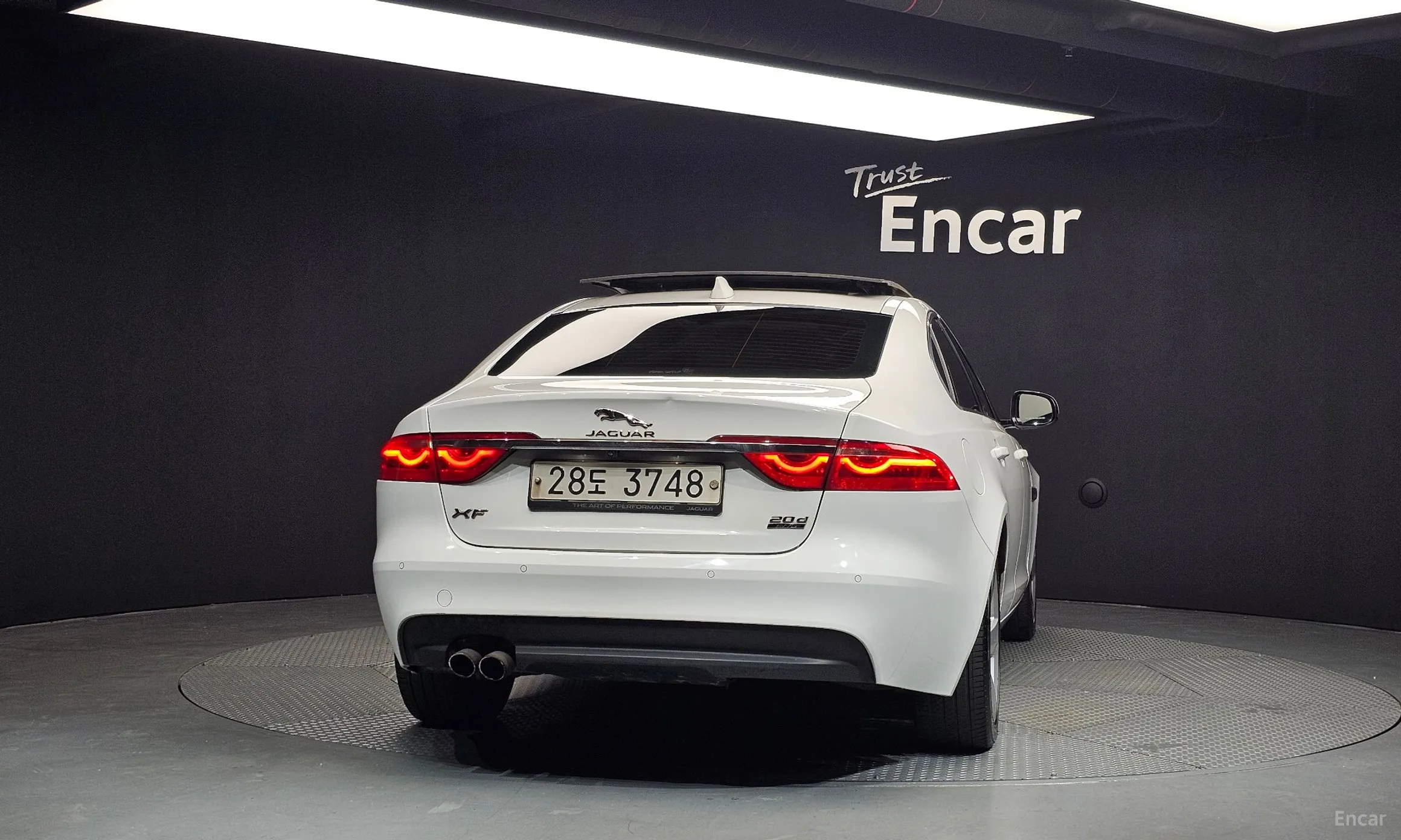 Jaguar XF (x260) превью 4