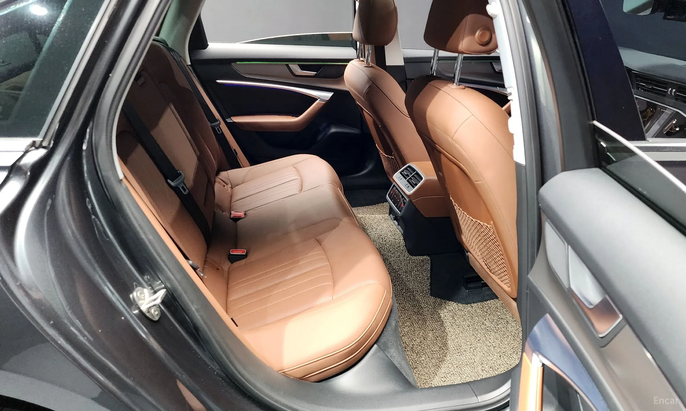 Audi A6 (C8) превью 12