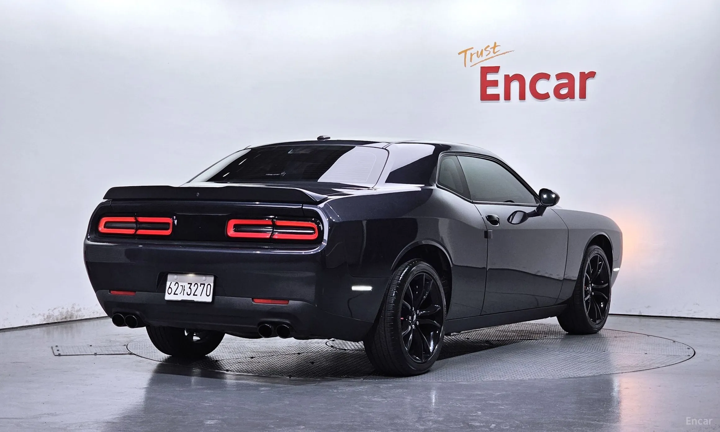 Dodge Challenger превью 2