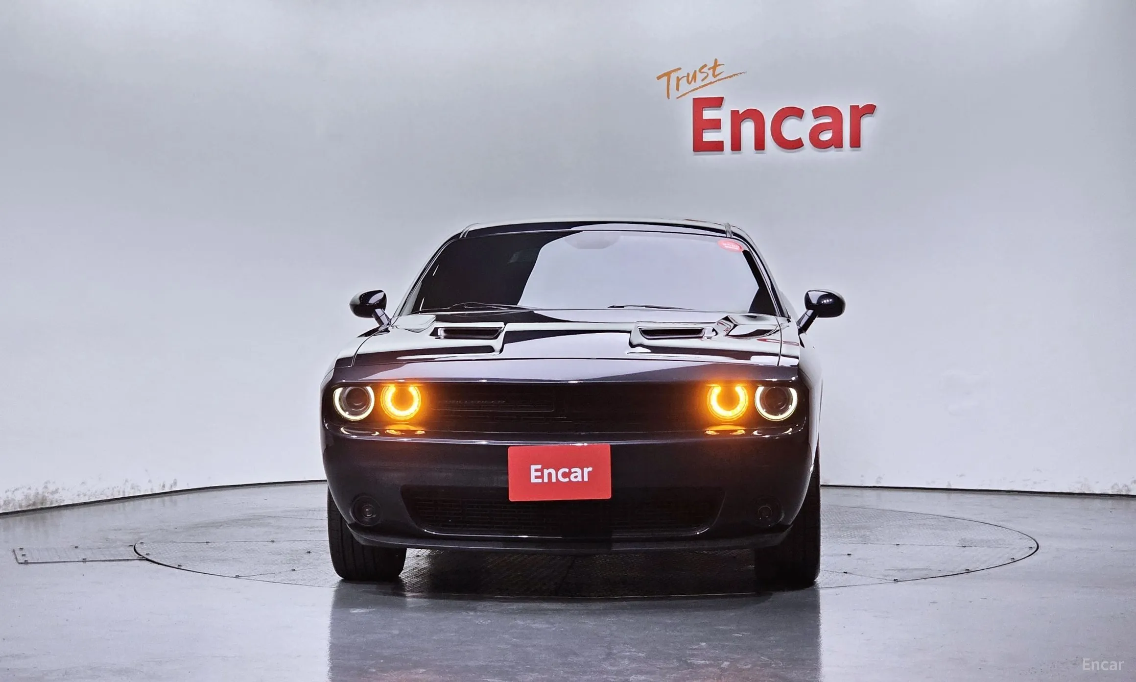Dodge Challenger превью 3