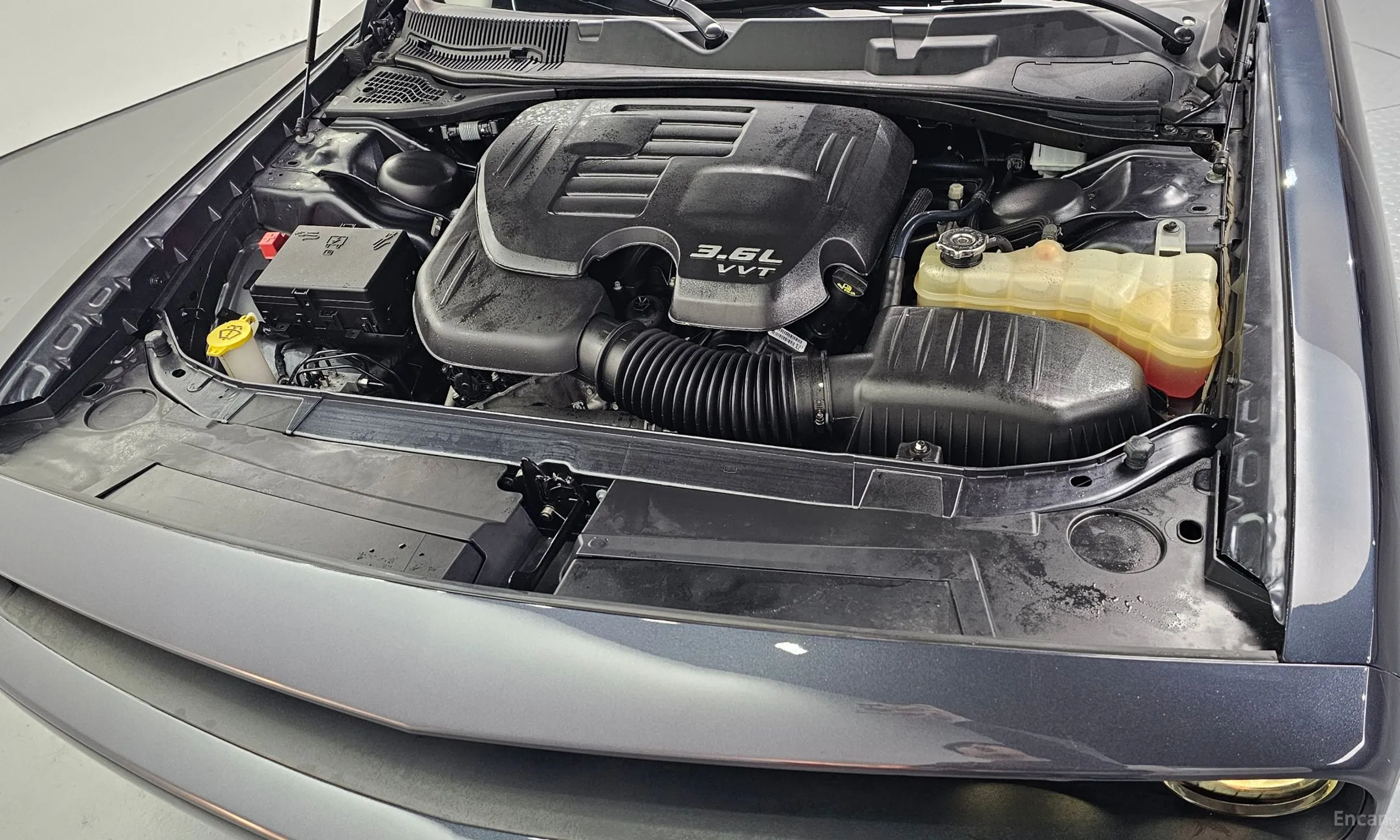 Dodge Challenger превью 6