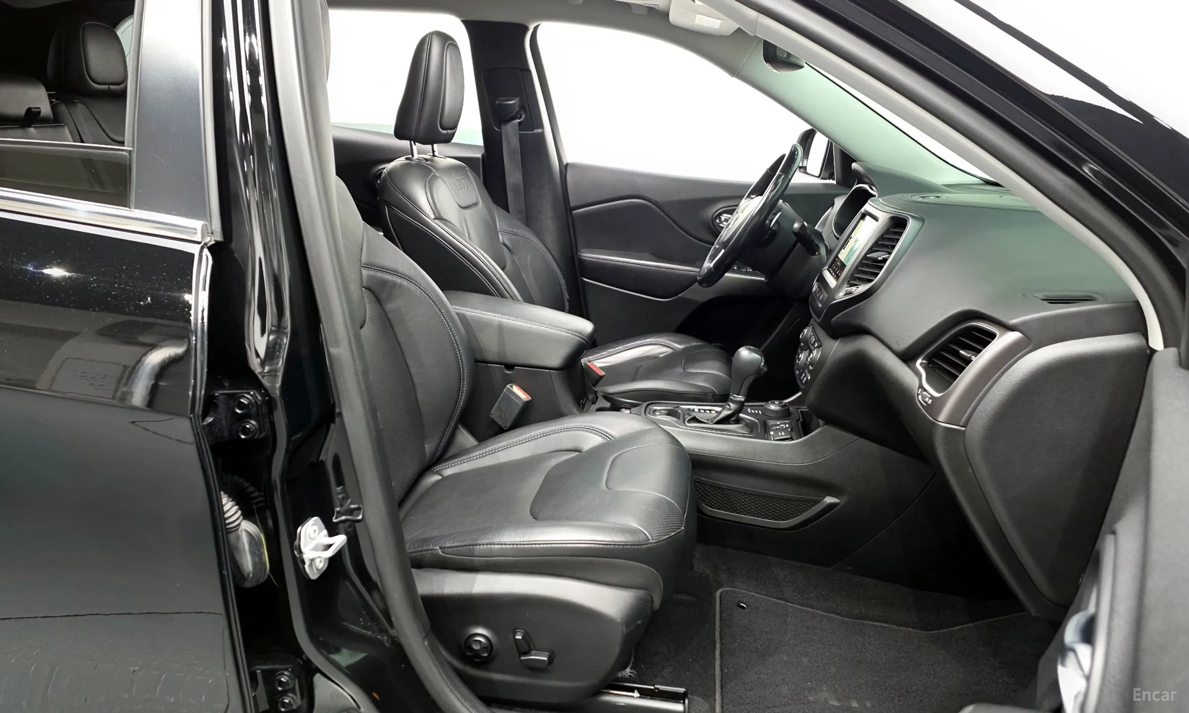 Jeep Cherokee (KL) превью 11