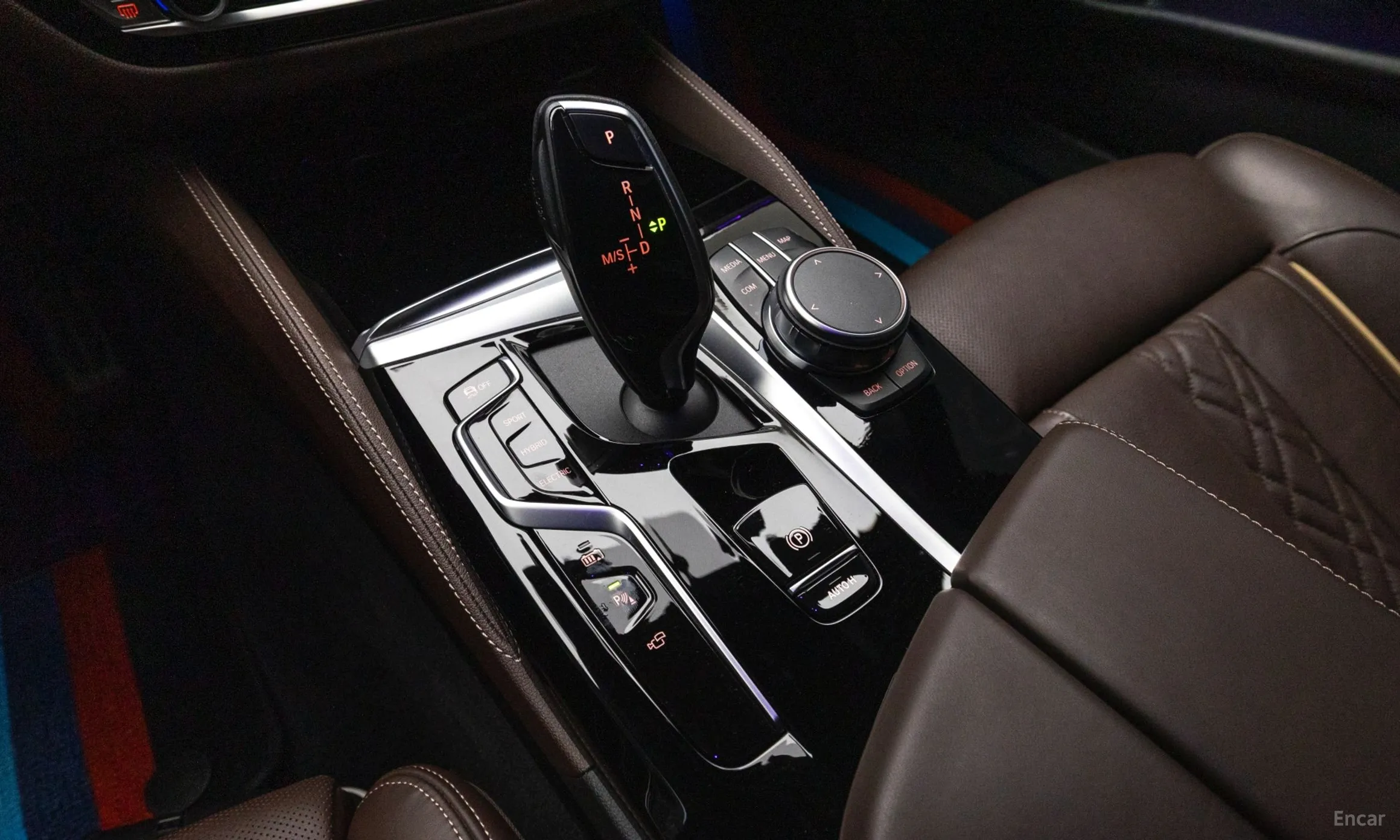 BMW 5 Series (G30) превью 10