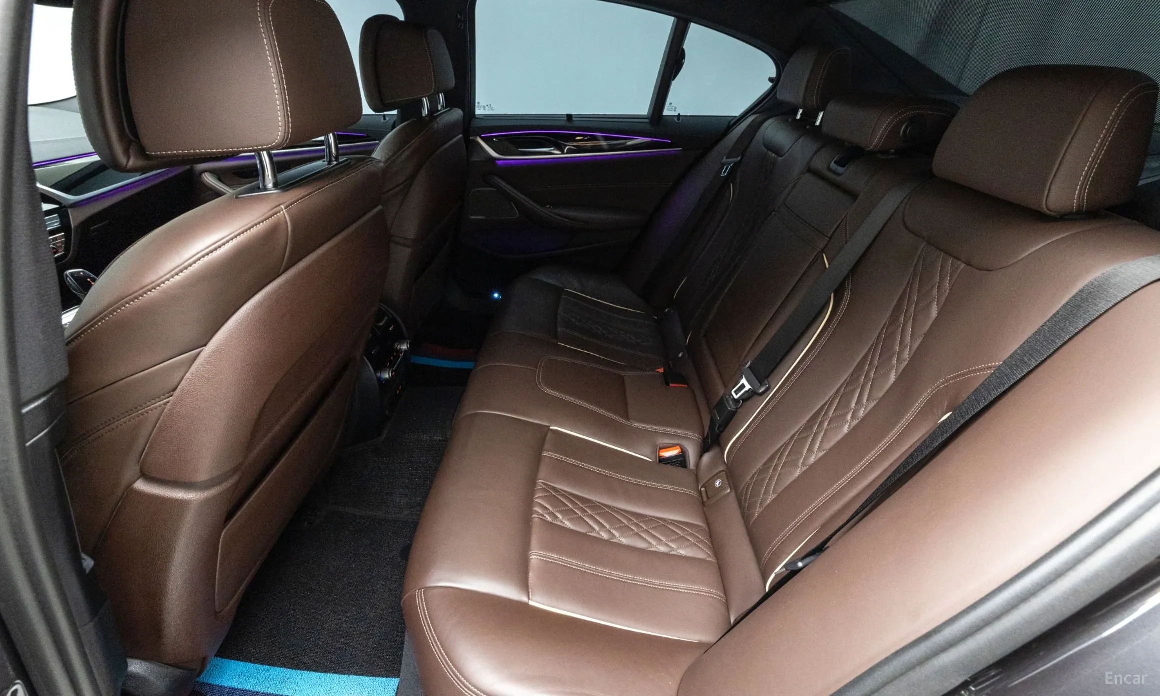 BMW 5 Series (G30) превью 13