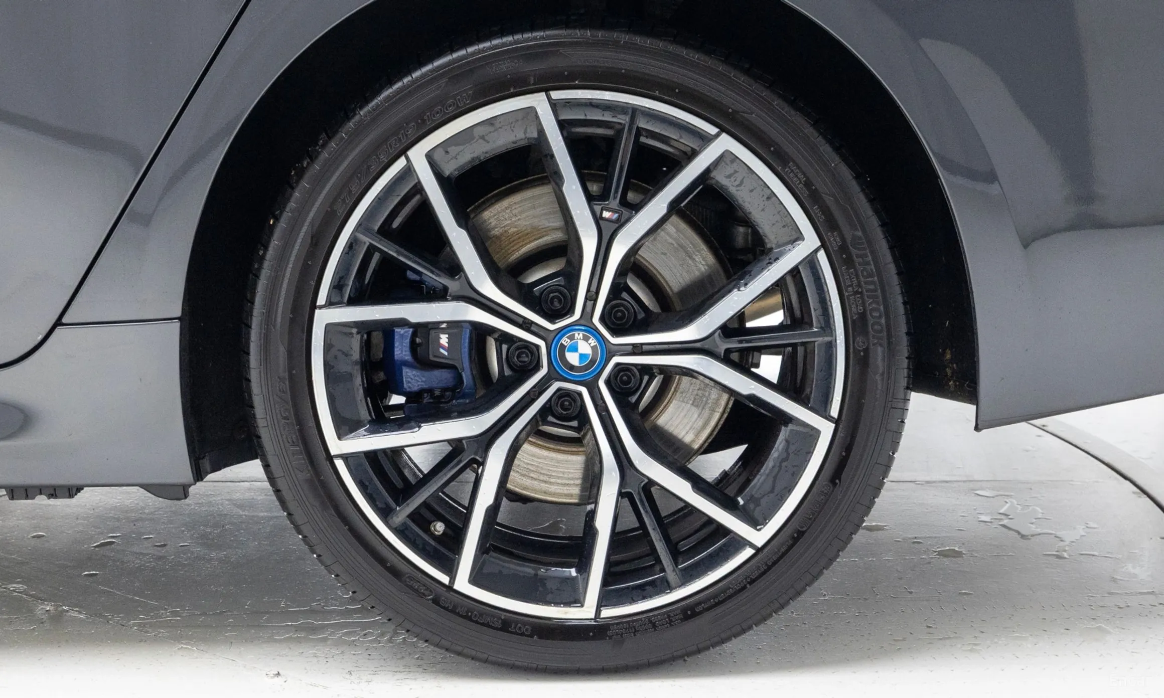 BMW 5 Series (G30) превью 5